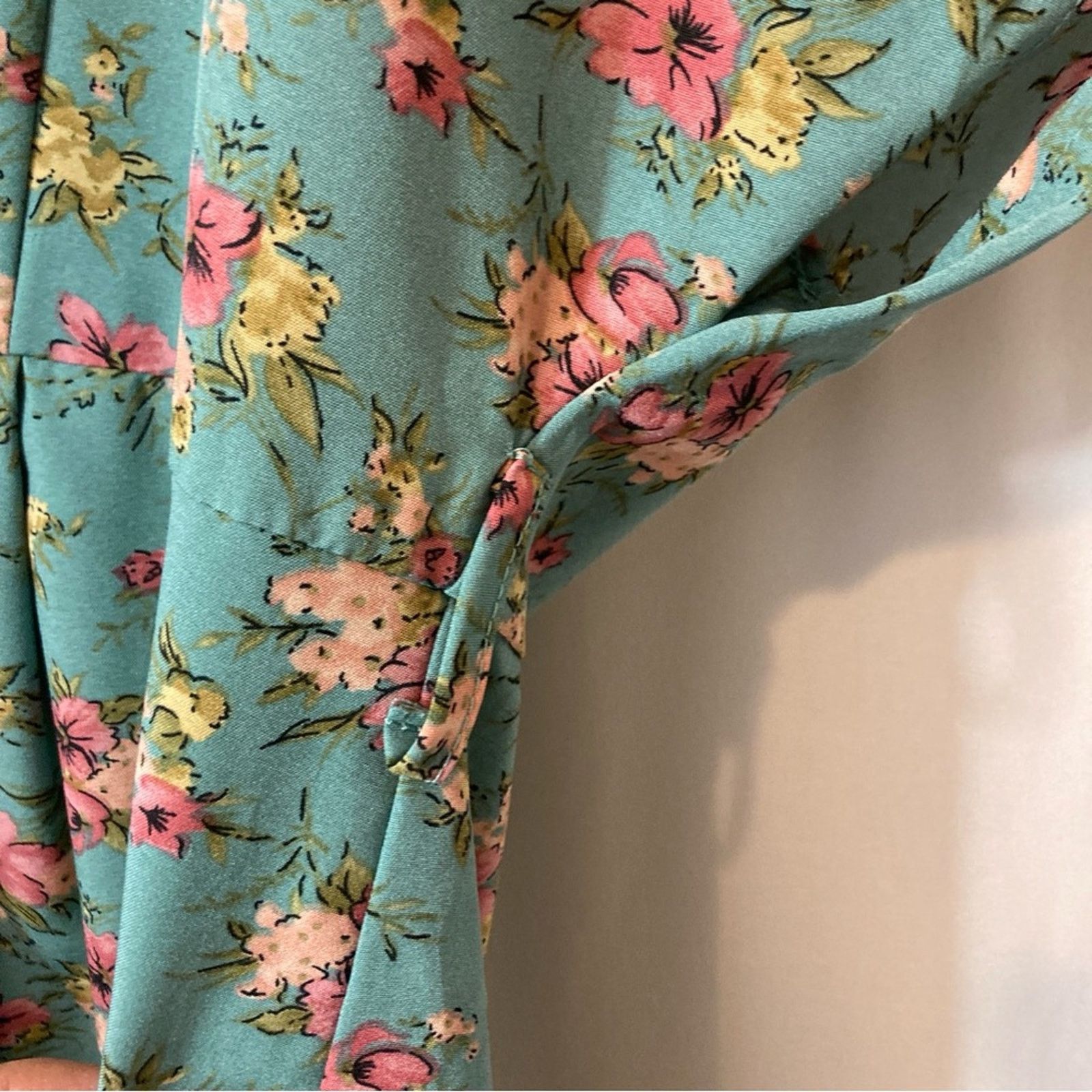 Nasty Gal Nasty Gal Floral Crossover V-Neck Flounce Slit Mini Dress Size M / US 6-8 / IT 42-44 - 8 Thumbnail