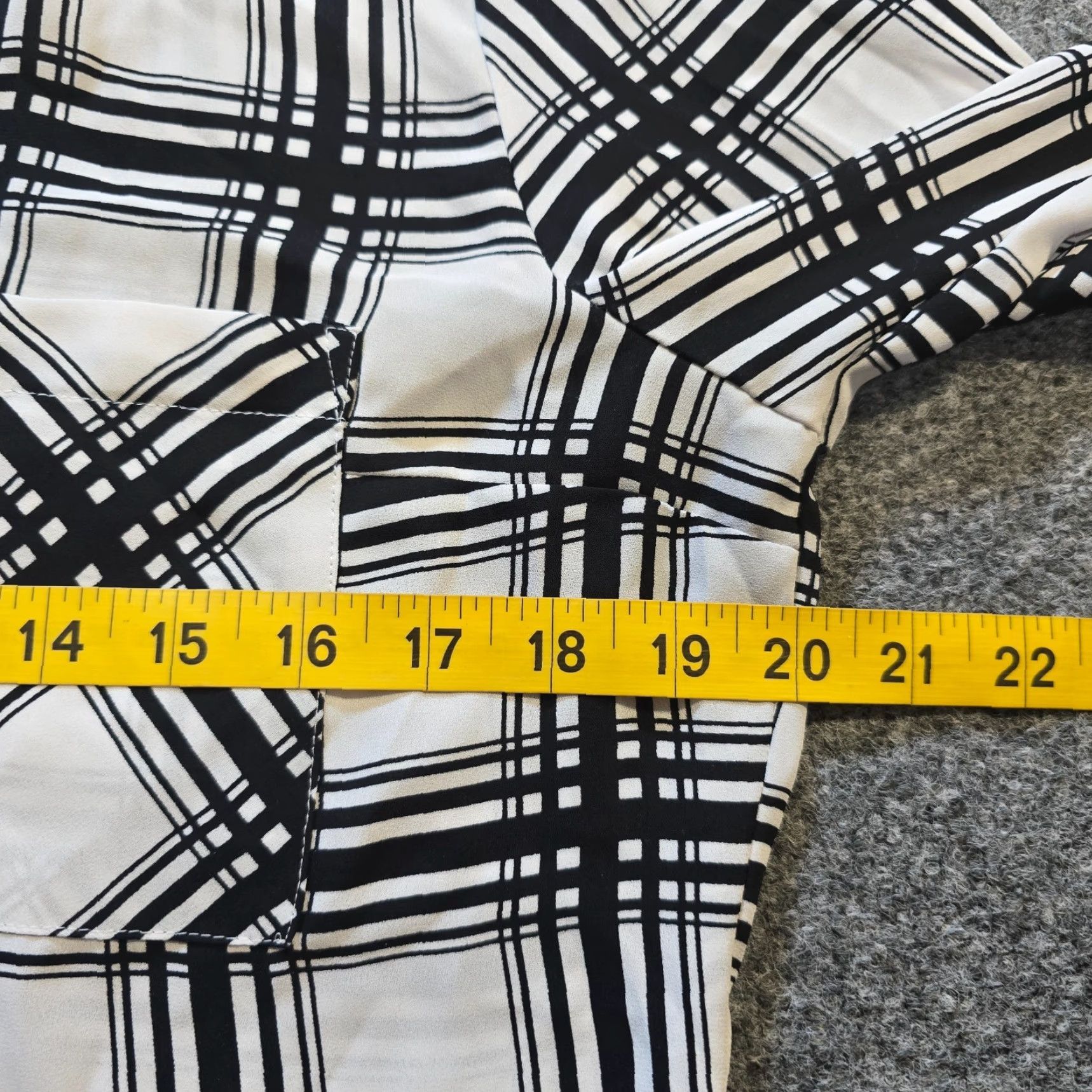 Express Express Blouse Womens Size L Black Plaid Portofino Sheer Button Career Casual Size L / US 10 / IT 46 - 5 Thumbnail