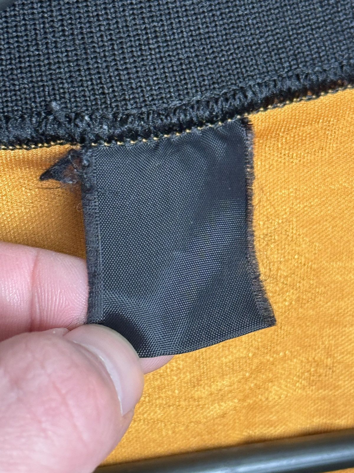 Nutmeg Wolverhampton Wanderers 95/96 Home Football Jersey Size US M / EU 48-50 / 2 - 21 Thumbnail