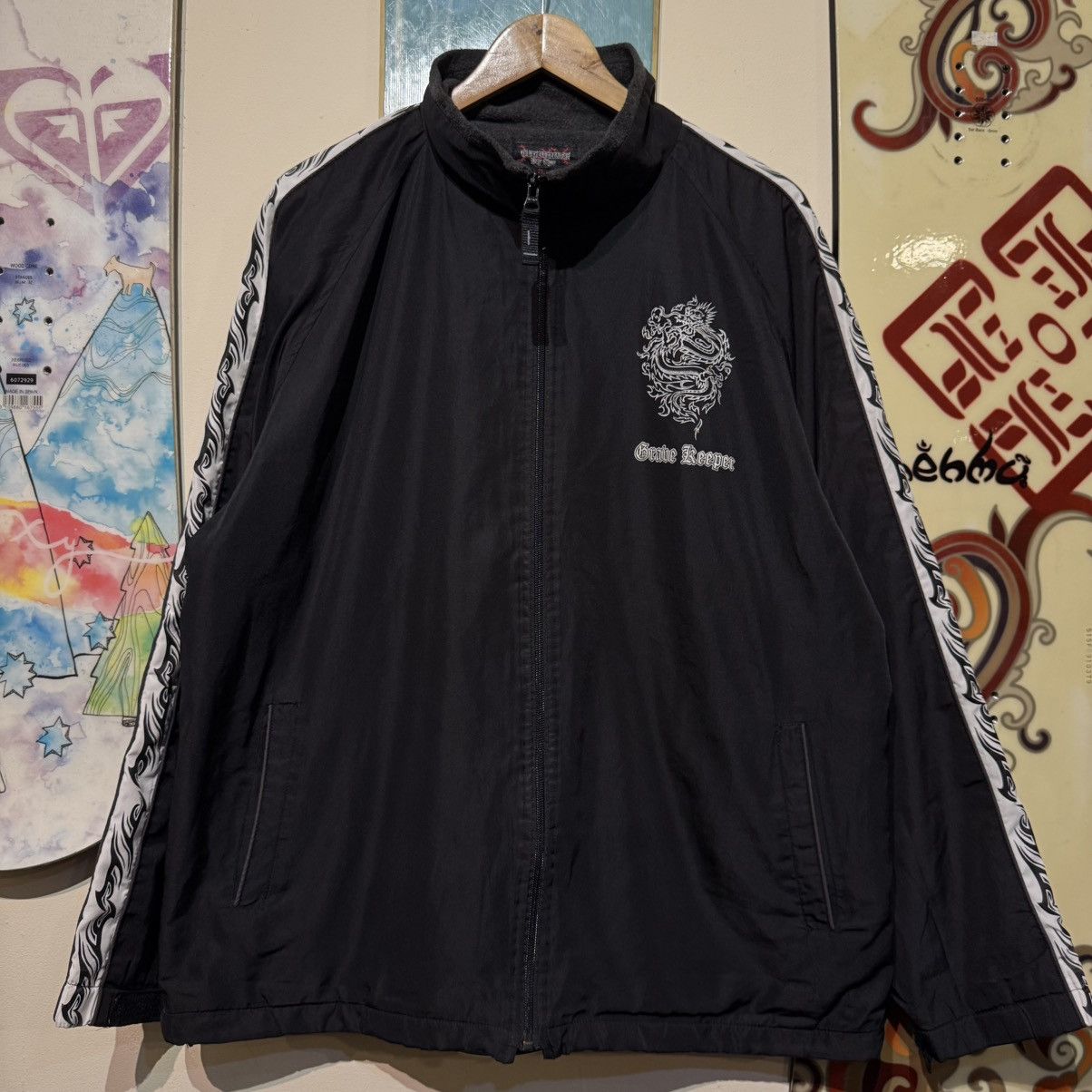 Other VTG DogCigar "Grave Keeper" Dragon Track Jacket Y2K Tribal Size US XL / EU 56 / 4 - 1 Thumbnail