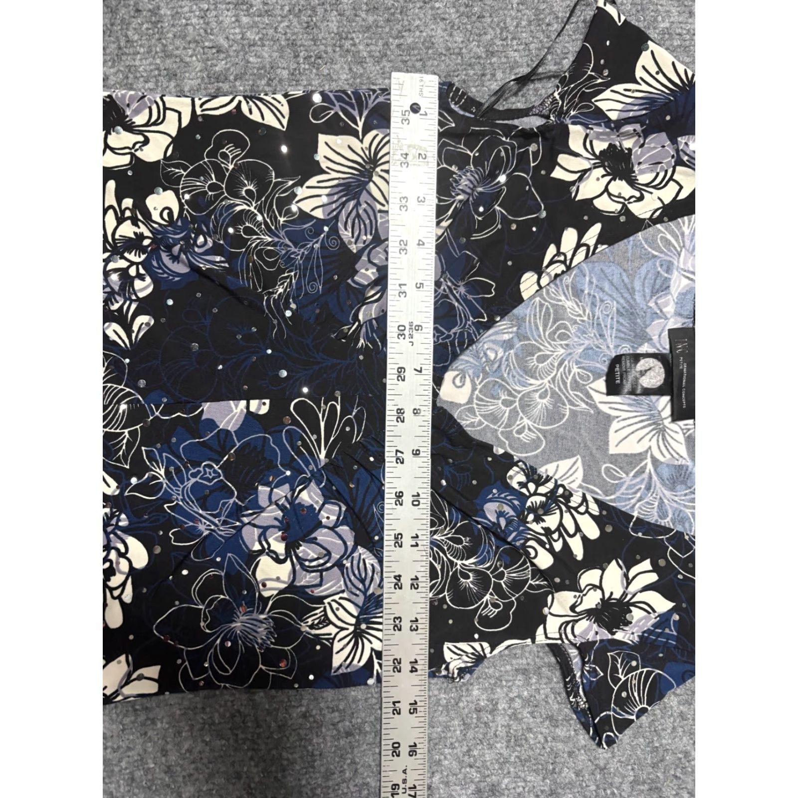 Vintage INC International Concepts Top Women’s Petite Floral Black Blue White Sequins Short Sleeve T-Shirt Casual Top Size XXS / US 00 / IT 34 - 3 Thumbnail