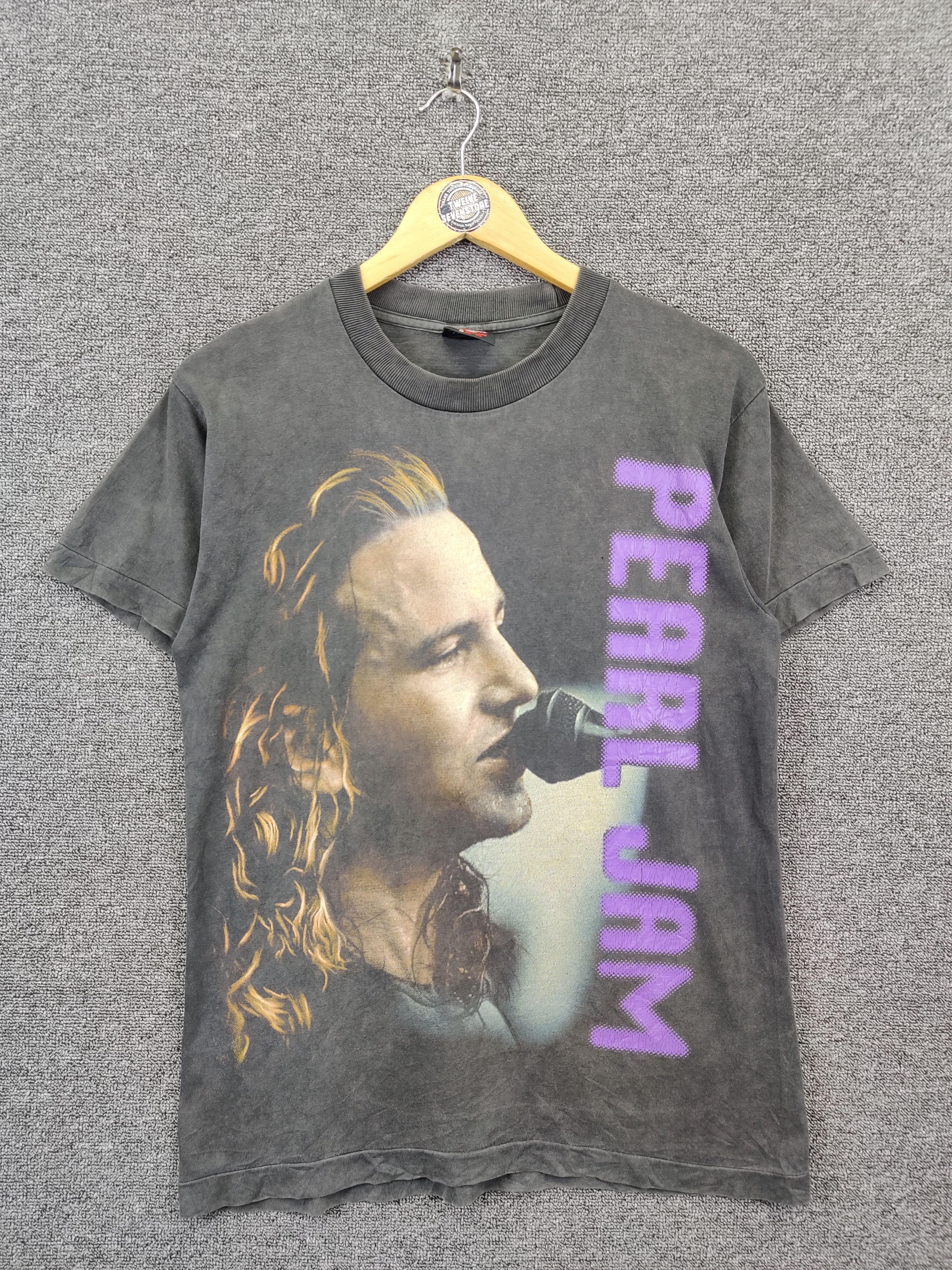 Band Tees Vintage Pearl Jam Band Tee Tshirt Size US M / EU 48-50 / 2 - 1 Thumbnail