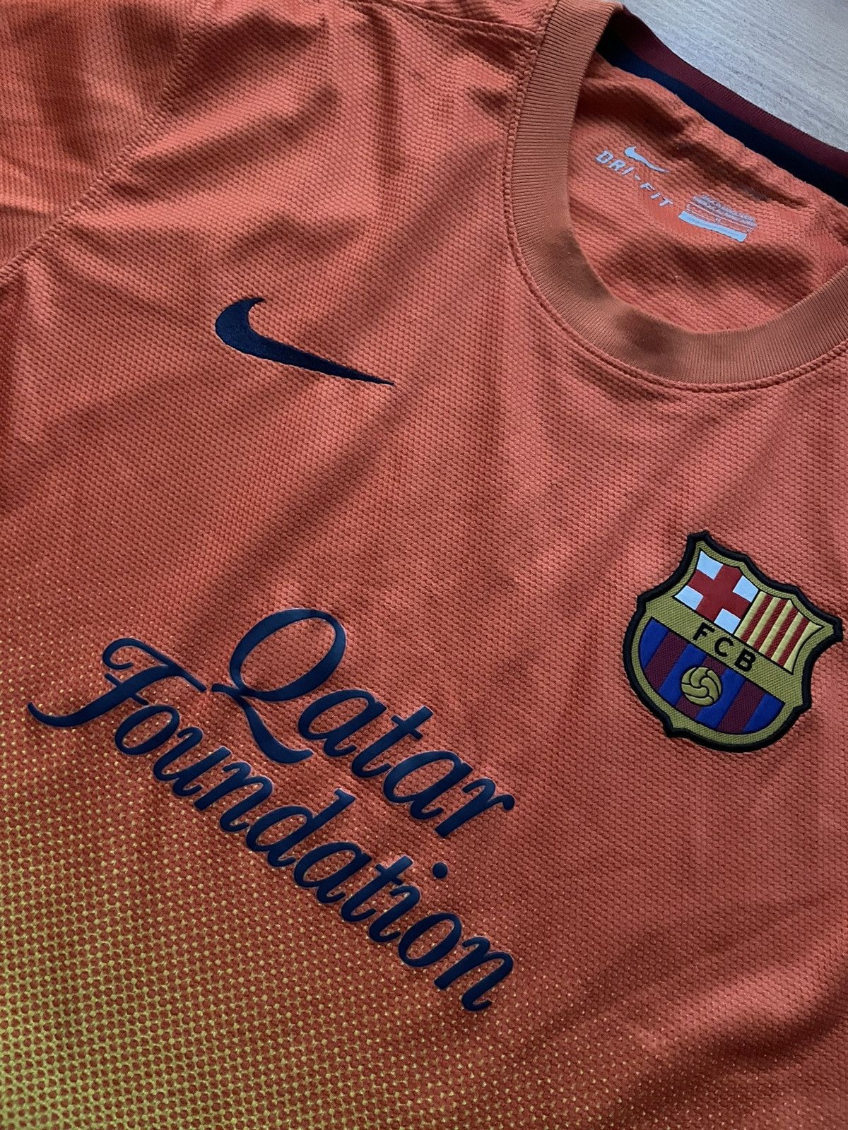 Nike Vintage NIKE FC Barcelona 2012-2013 Away Football Jersey Size US L / EU 52-54 / 3 - 4 Thumbnail