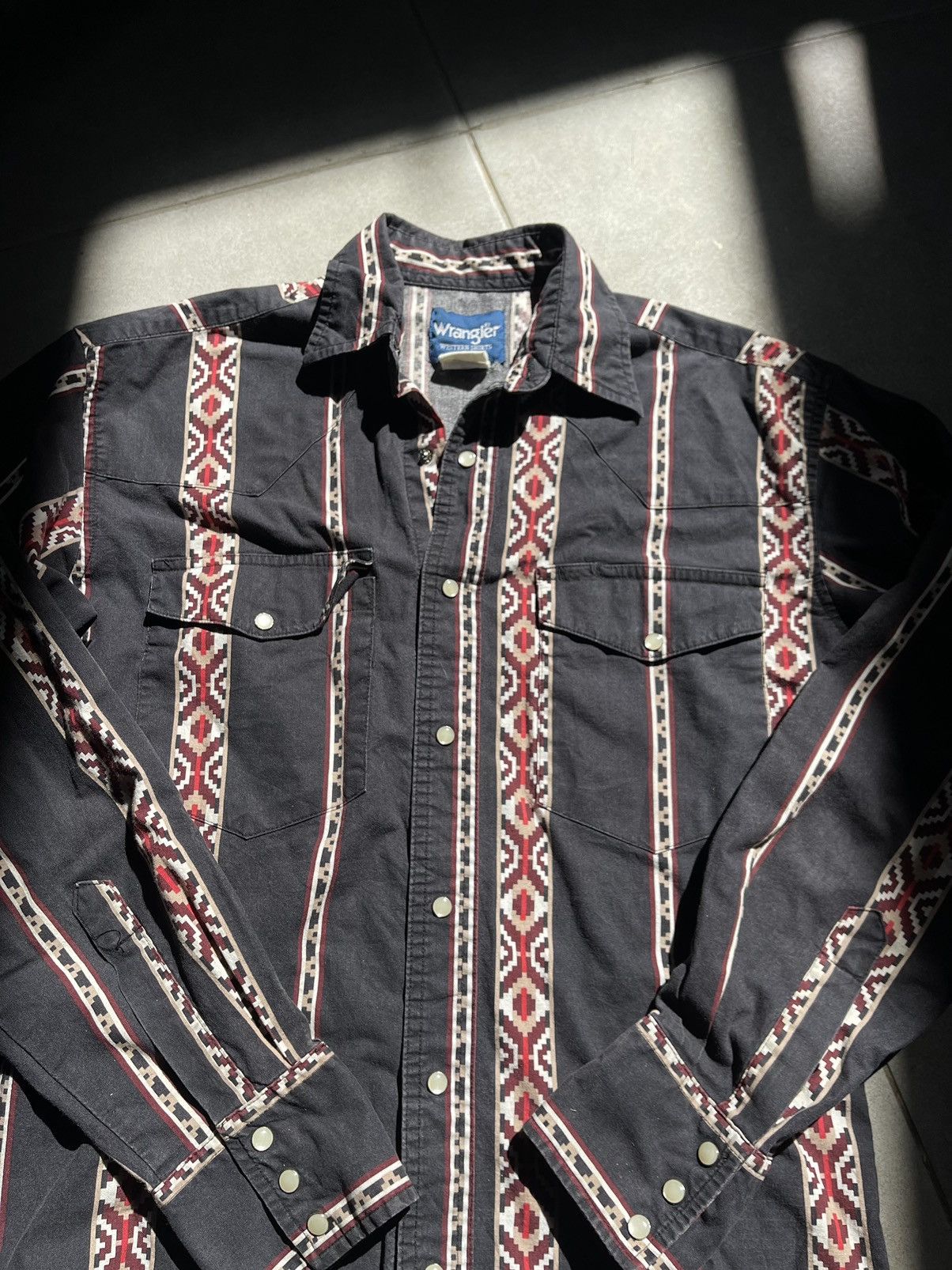 Cowboy Equipment × Vintage × Wrangler Wrangler Western Shirt Vintage azteck striped cowboy shirt Size US S / EU 44-46 / 1 - 7 Thumbnail