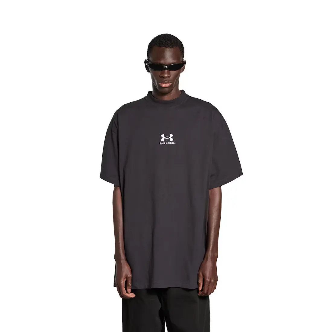 Balenciaga × Under Armour o1w1db10425 Under Armour® T-Shirt Oversized in Washed Black Size US XL / EU 56 / 4 - 5 Thumbnail