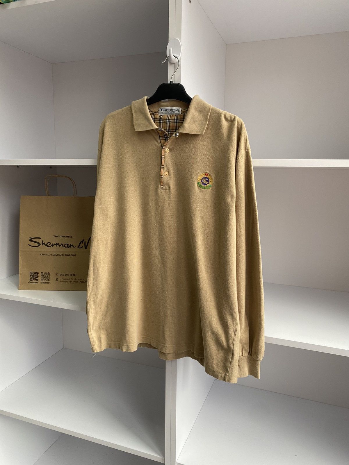 Burberry × Designer × Vintage Vintage Burberry Long Sleeve Rugby Beige Shirt Size US XL / EU 56 / 4 - 4 Thumbnail