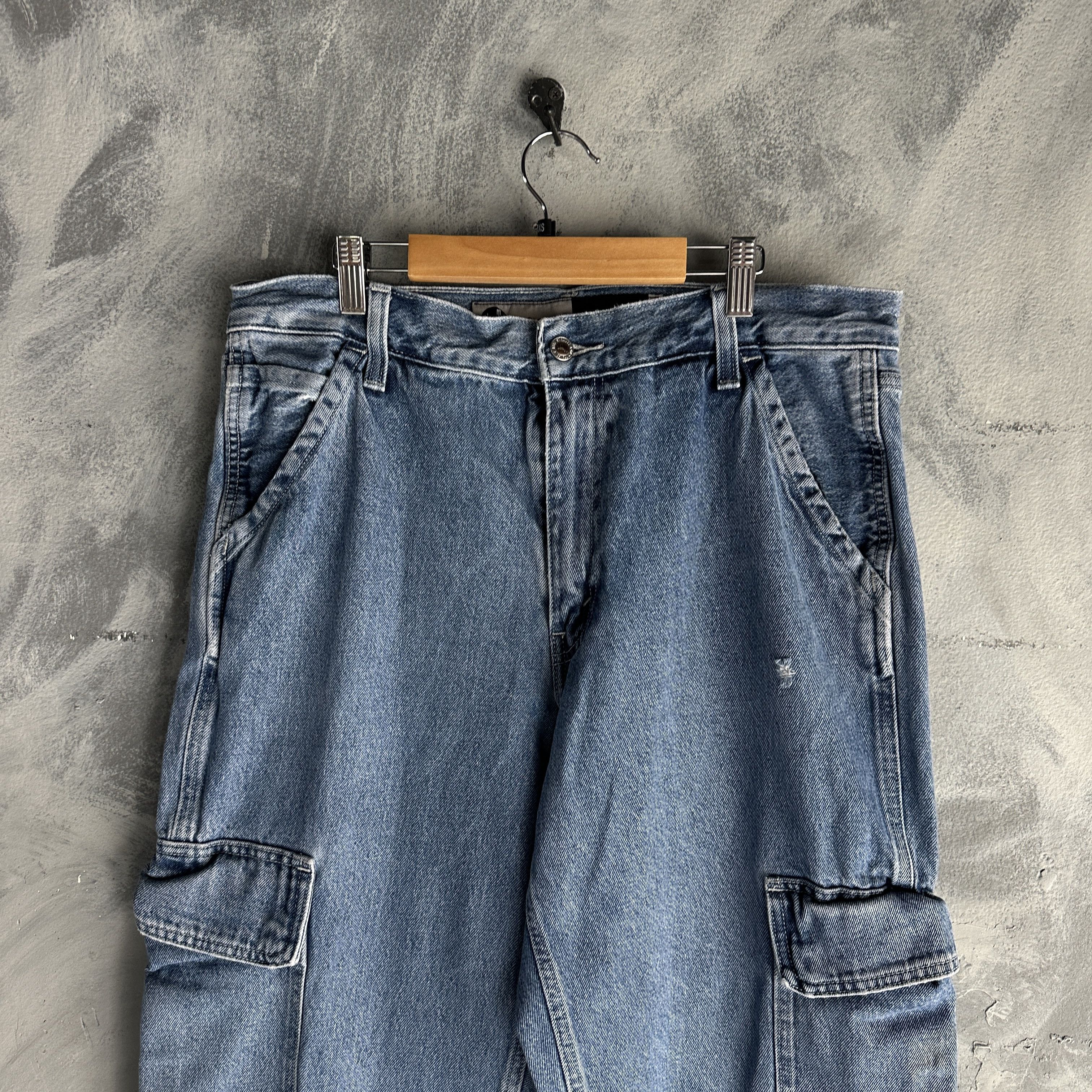 Levi's Vtg Levi's SilverTab Cargo Jeans Mens Baggy Flap Pocket Size US 33 - 6 Thumbnail