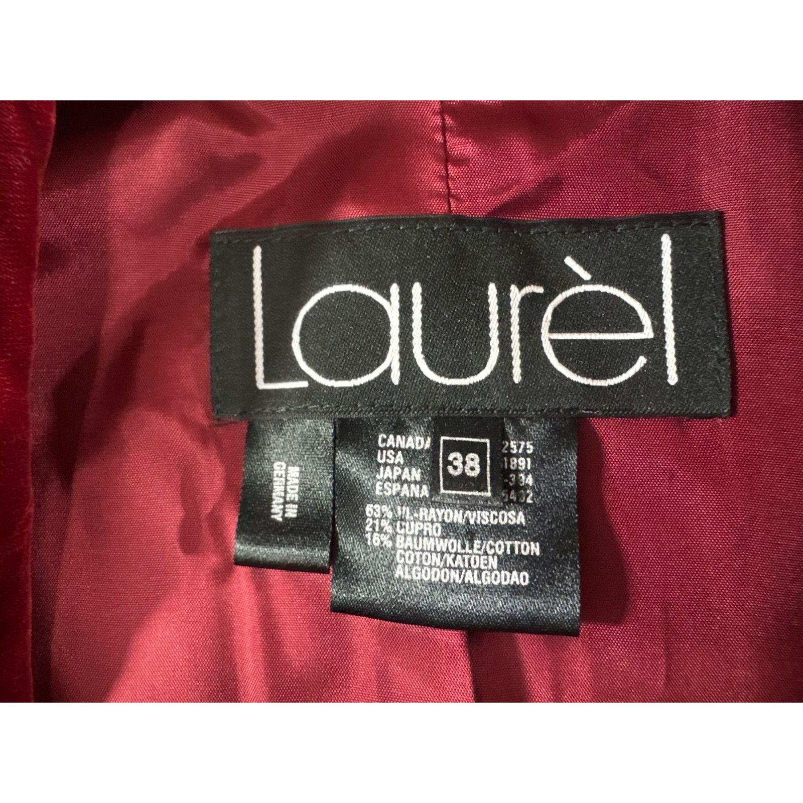Escada Laurel by Escada Velvet Jacket size 38 color burgundy made i Size XS / US 0-2 / IT 36-38 - 2 Thumbnail