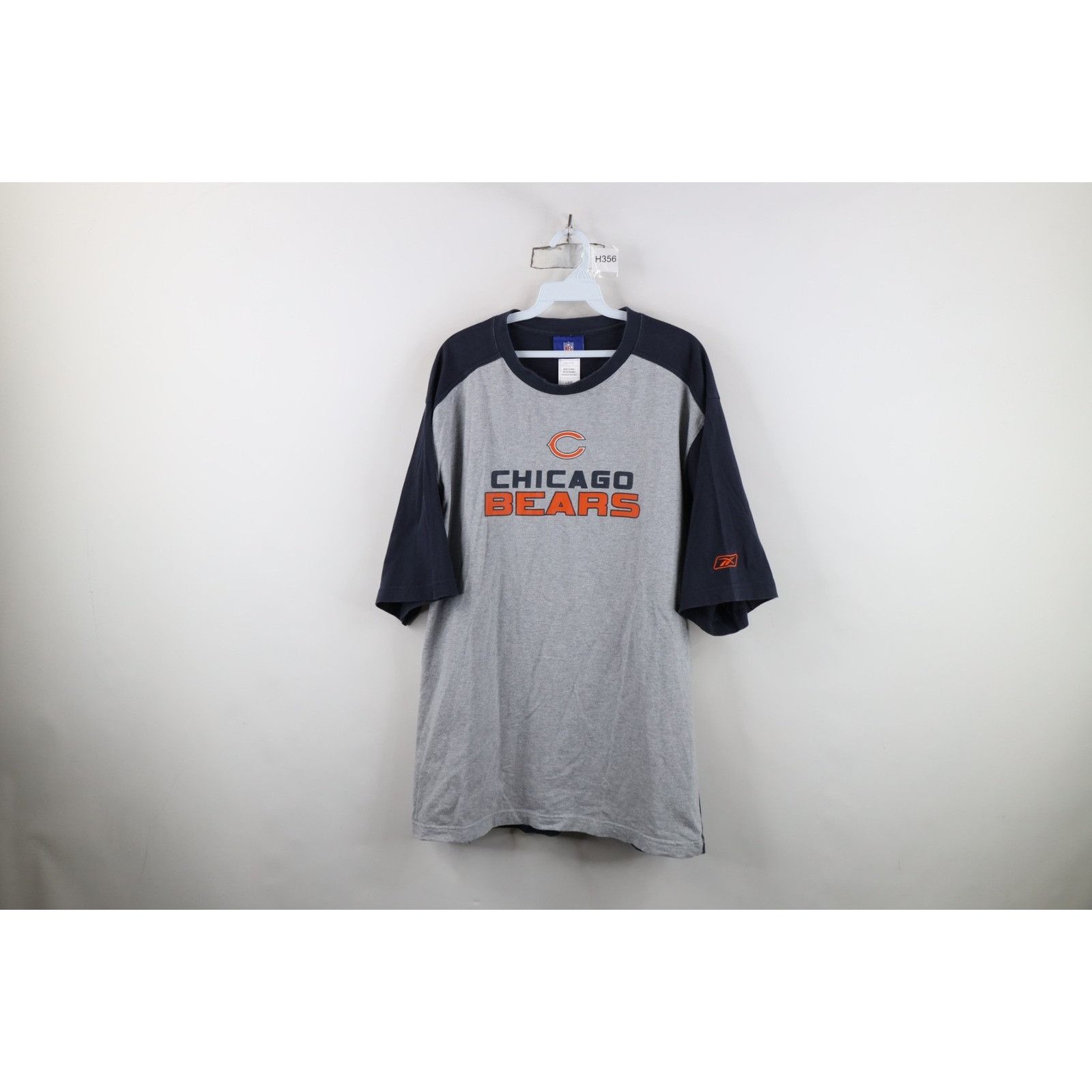 Reebok Vintage Reebok Chicago Bears Football Raglan T-Shirt Size US L / EU 52-54 / 3 - 1 Thumbnail