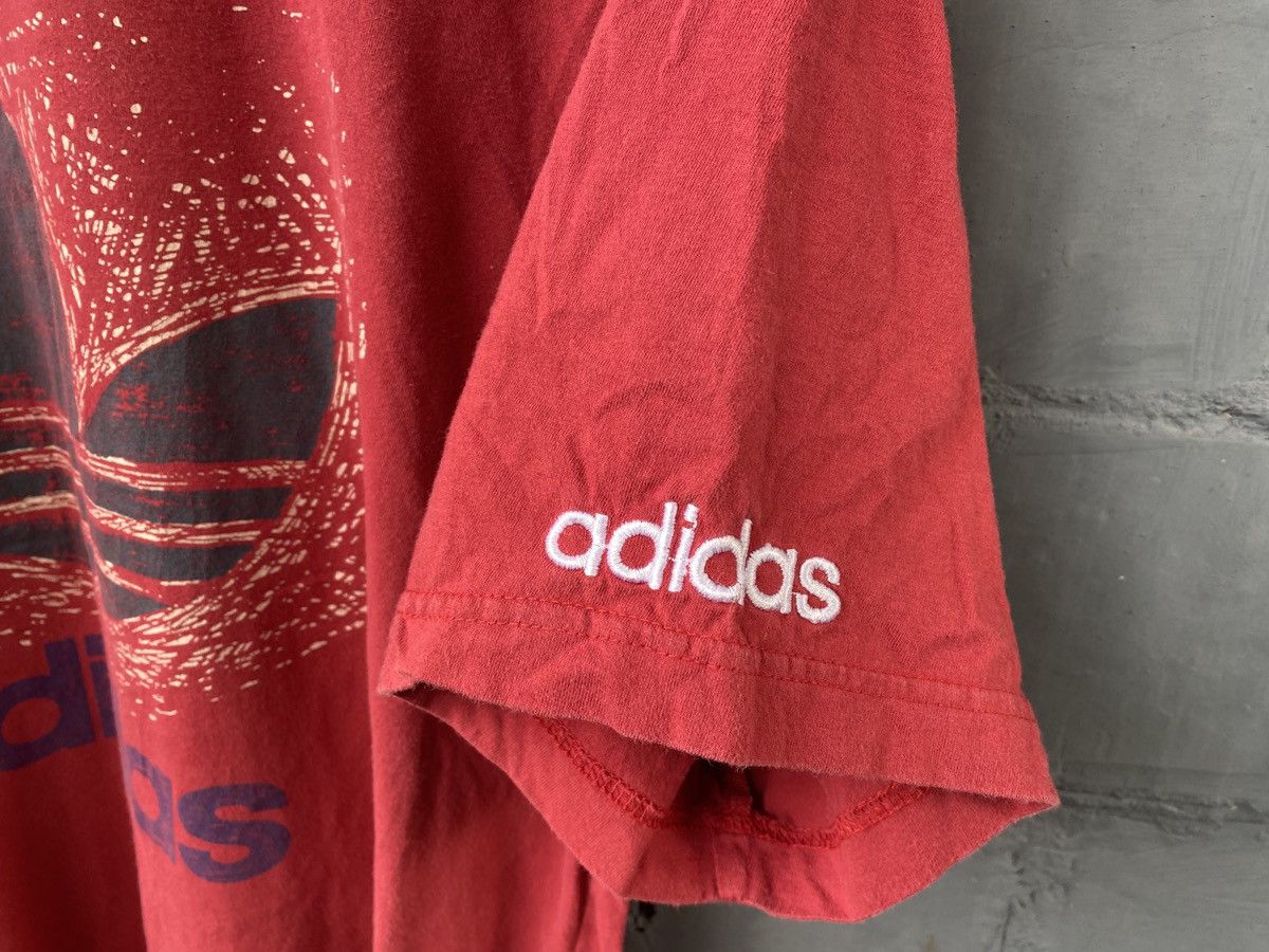 Adidas Adidas big logo vintage t-shirt Size US L / EU 52-54 / 3 - 5 Thumbnail