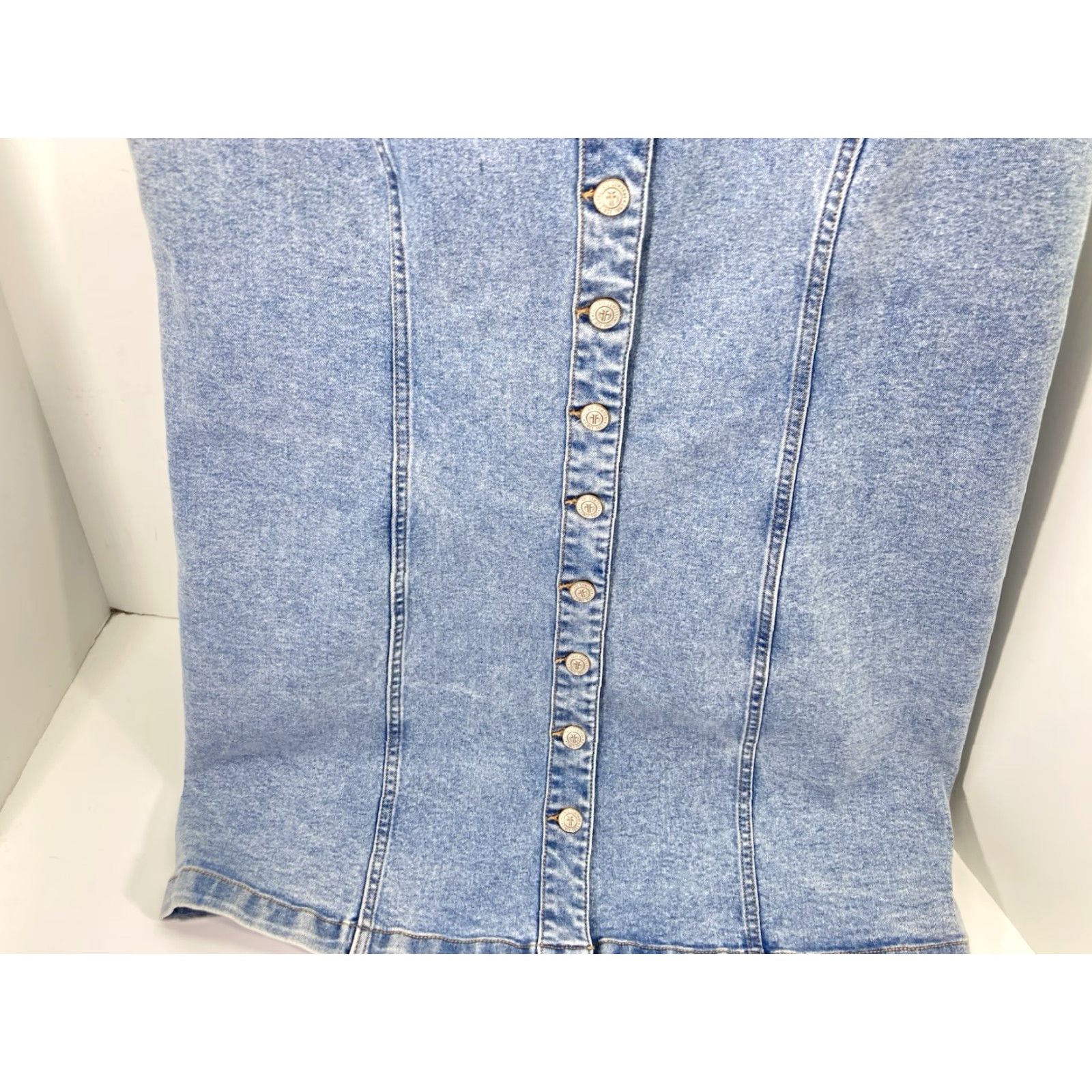 Frye Frye Denim Dress Women XL Blue Metal Button Cotton Stretch Light Wash NWT Dress Midi A-Line Casual Vintage No Mens Womens Girls Size XL / US 12-14 / IT 48-50 - 3 Thumbnail