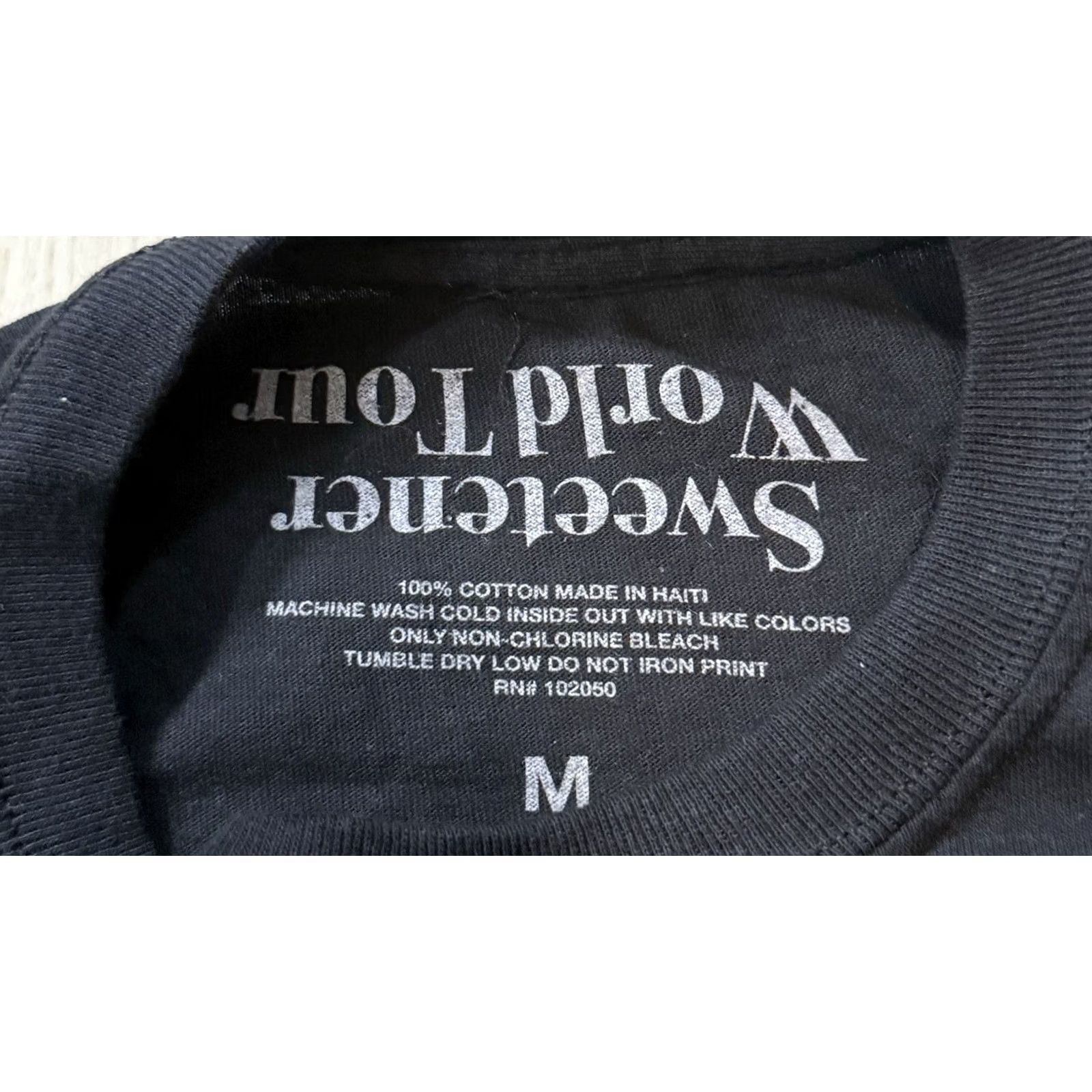 Vintage Ariana Grande Sweetener European Tour 2019 Shirt M Black Graphic Print Crew Neck Short Sleeve T-Shirt Unisex Adults Size US M / EU 48-50 / 2 - 8 Thumbnail