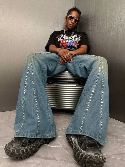 Jean × Vintage Washed Distressed Jeans Flared Leg Size US 34 / EU 50 - 4 Thumbnail