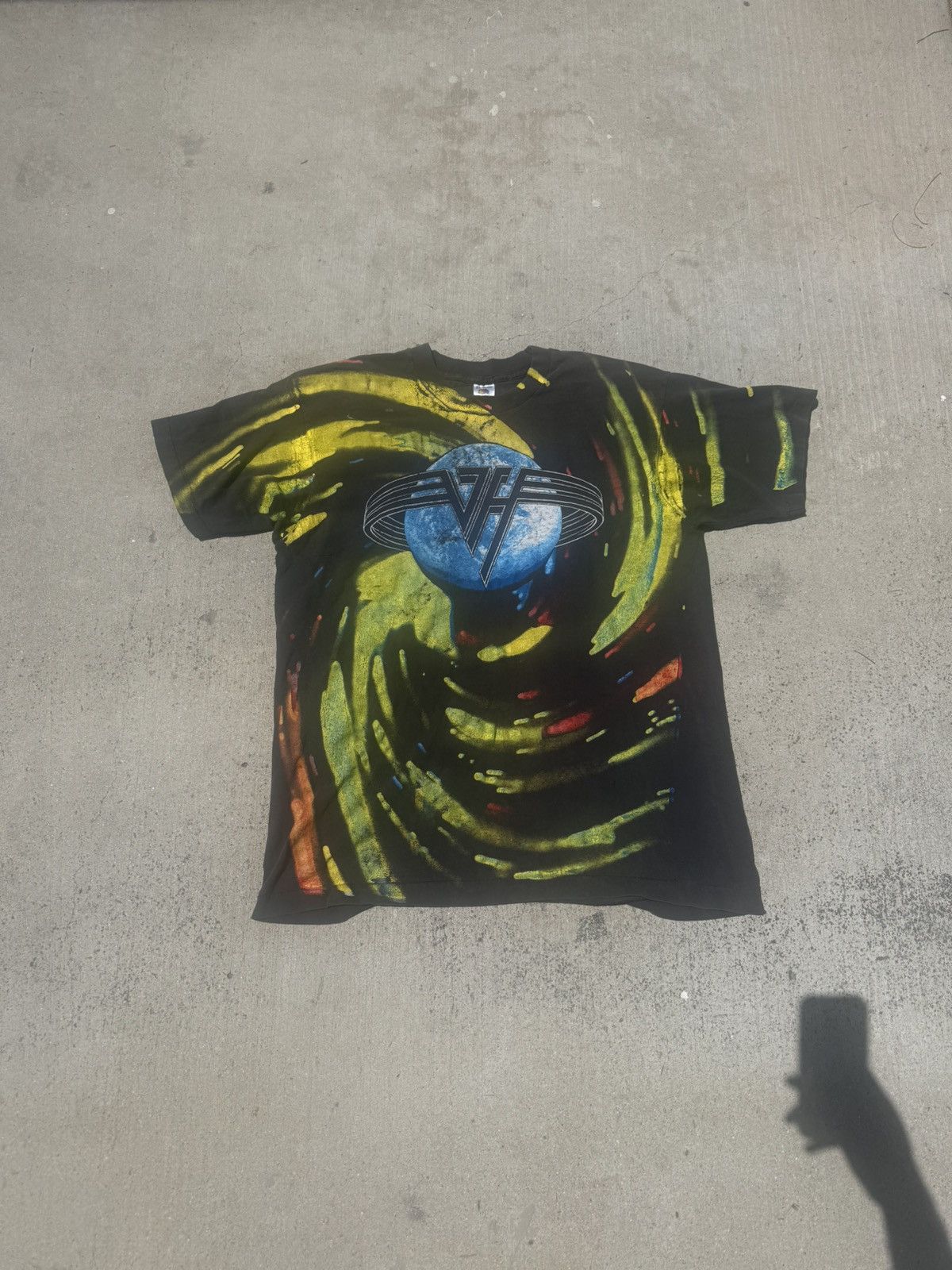 Fruit Of The Loom Vintage 1993 Van Halen AOP Tshirt. Size US XL / EU 56 / 4 - 1 Thumbnail