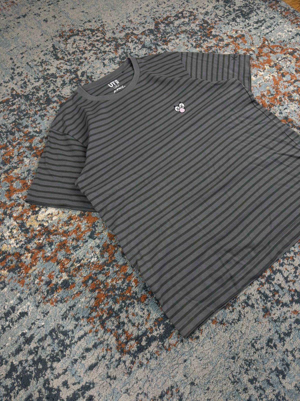 Kaws × Uniqlo Uniqlo x Kaws BFF striped embroidered tee hype streetwear Size US M / EU 48-50 / 2 - 2 Thumbnail