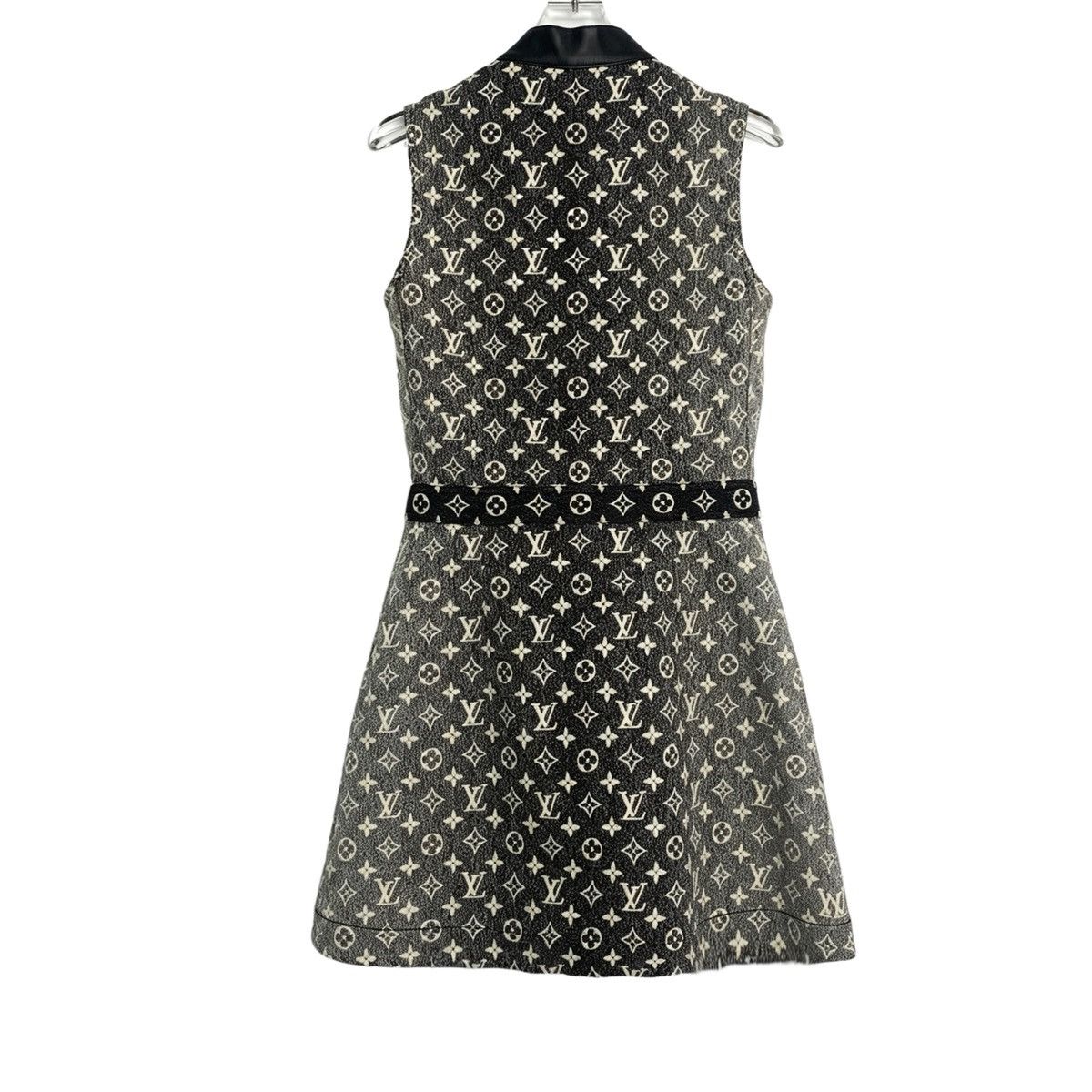 Louis Vuitton Louis Vuitton Monogram Concealed Sleeveless Dress K26WX Size XS / US 0-2 / IT 36-38 - 2 Thumbnail