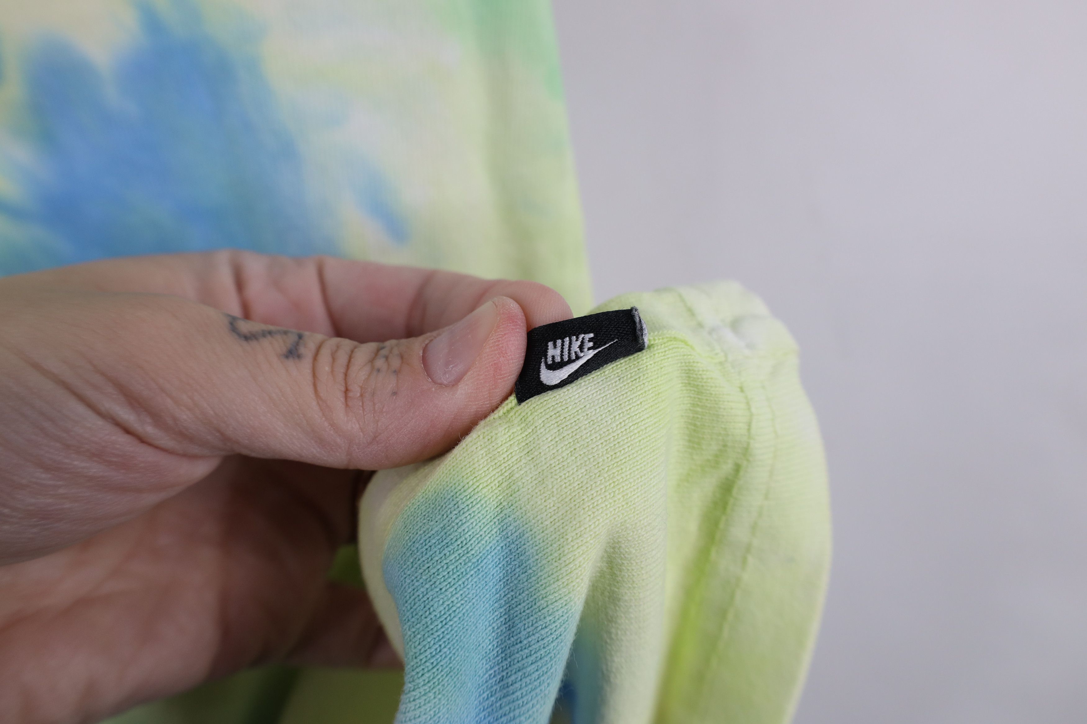 Nike Nike Center Swoosh Tie Dye Heavyweight Ribbed Knit T-Shirt Size US S / EU 44-46 / 1 - 5 Thumbnail