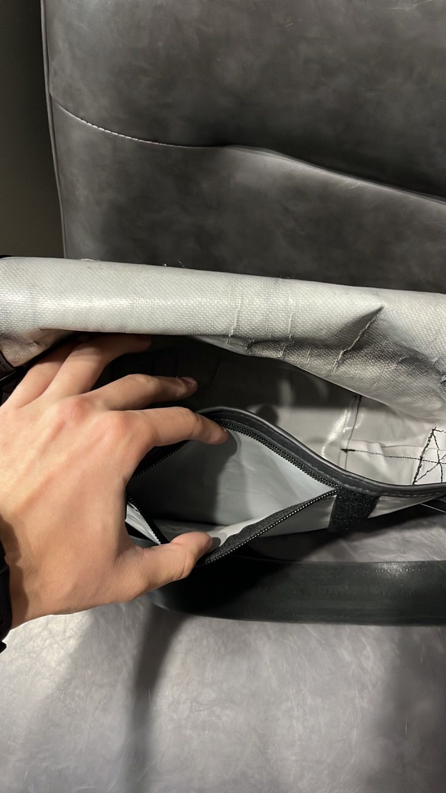 Freitag × Vintage Rare vintage Freitag silver bag Size ONE SIZE - 13 Thumbnail