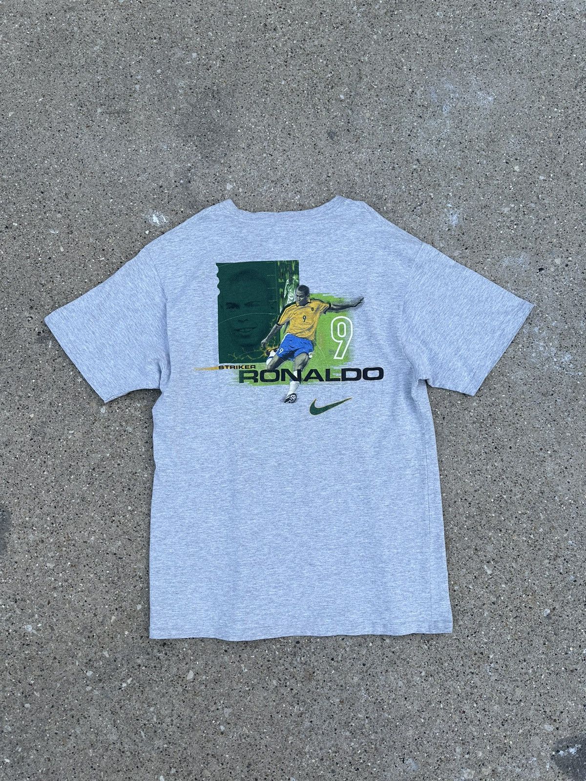 image of Nike Brazil R9 Ronaldo T-Shirt in Grey, Men's (Size Large)