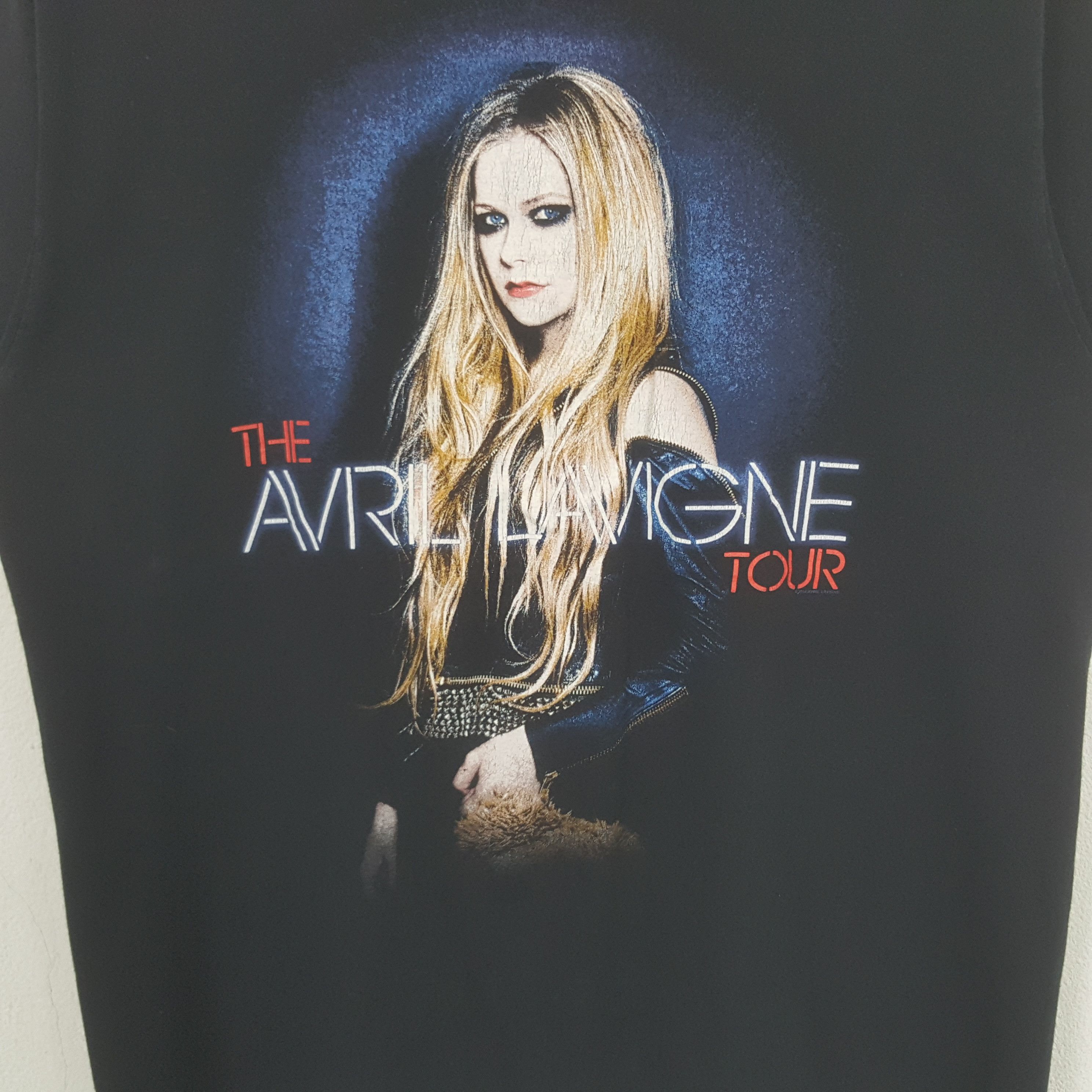 Band Tees Vintage The Avril Lavigne Tour Solo Singer Tshirt C301N46 Size US M / EU 48-50 / 2 - 2 Thumbnail