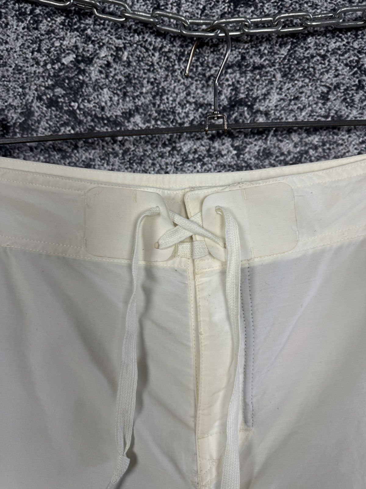 Nike Men’s Vintage Nike Cream Shorts With Map Logo Print Size 36 Size US 36 / EU 52 - 7 Thumbnail