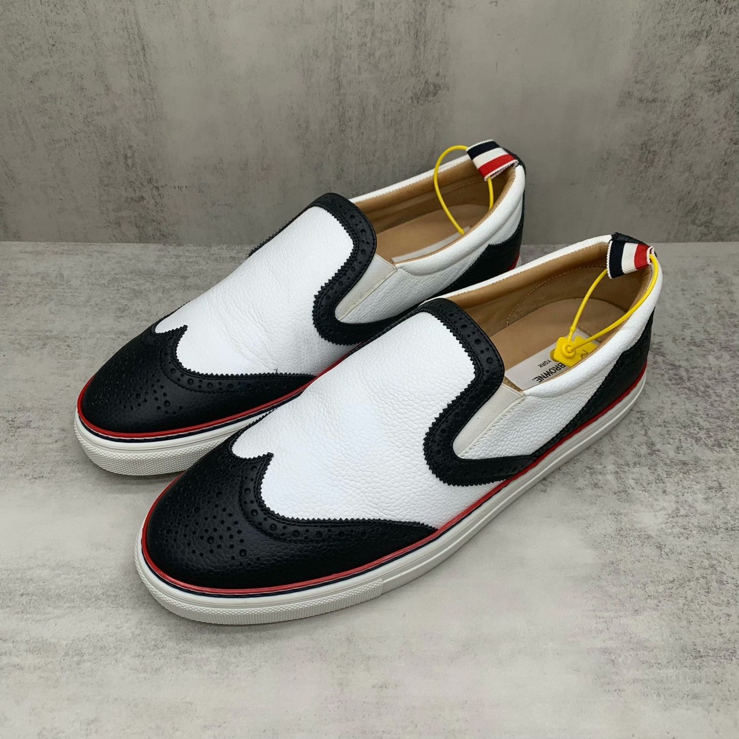 Thom Browne Thom Browne Brown Lowtop Sneakers 44 Men Size US 11 / EU 44 - 1 Thumbnail
