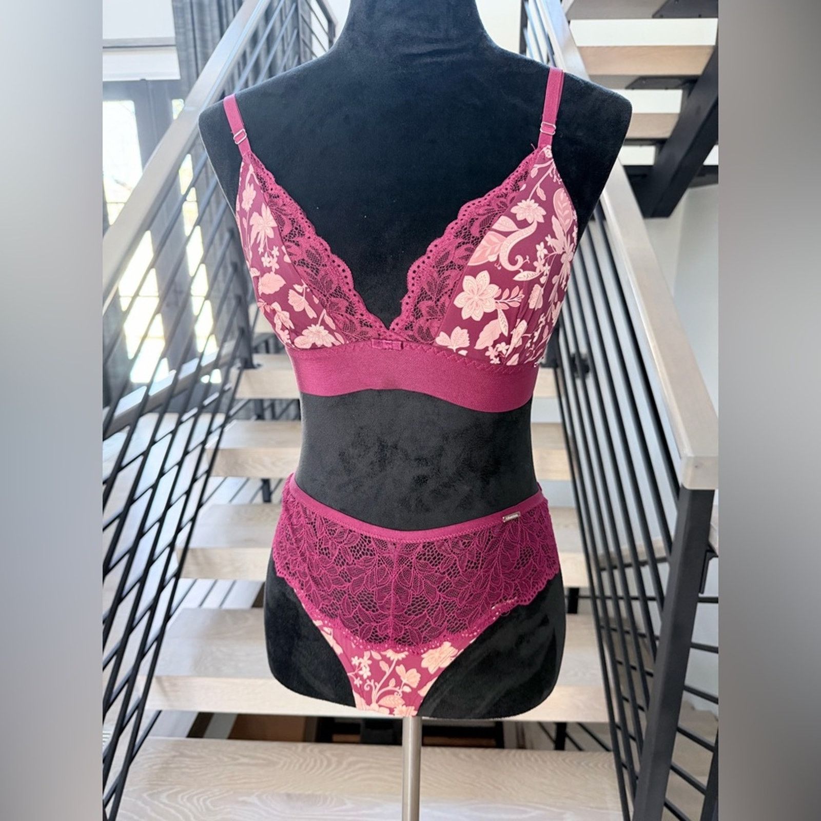 la Vie en Rose New Y2K Vintage Maroon Floral Lace Intimate Set size S Size ONE SIZE - 1 Thumbnail