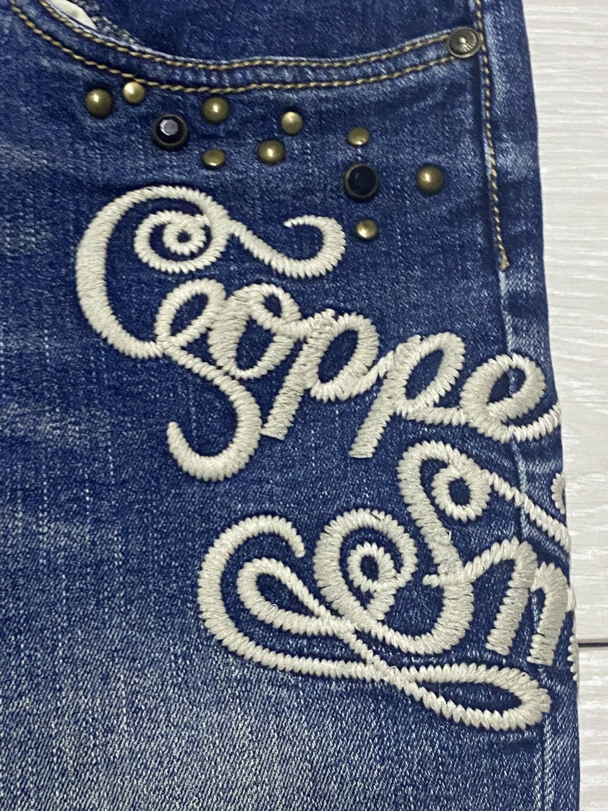 Japanese Brand Woman Vintage Japanese Brand Embroidery Wide Leg Jeans Size US 37 - 11 Thumbnail