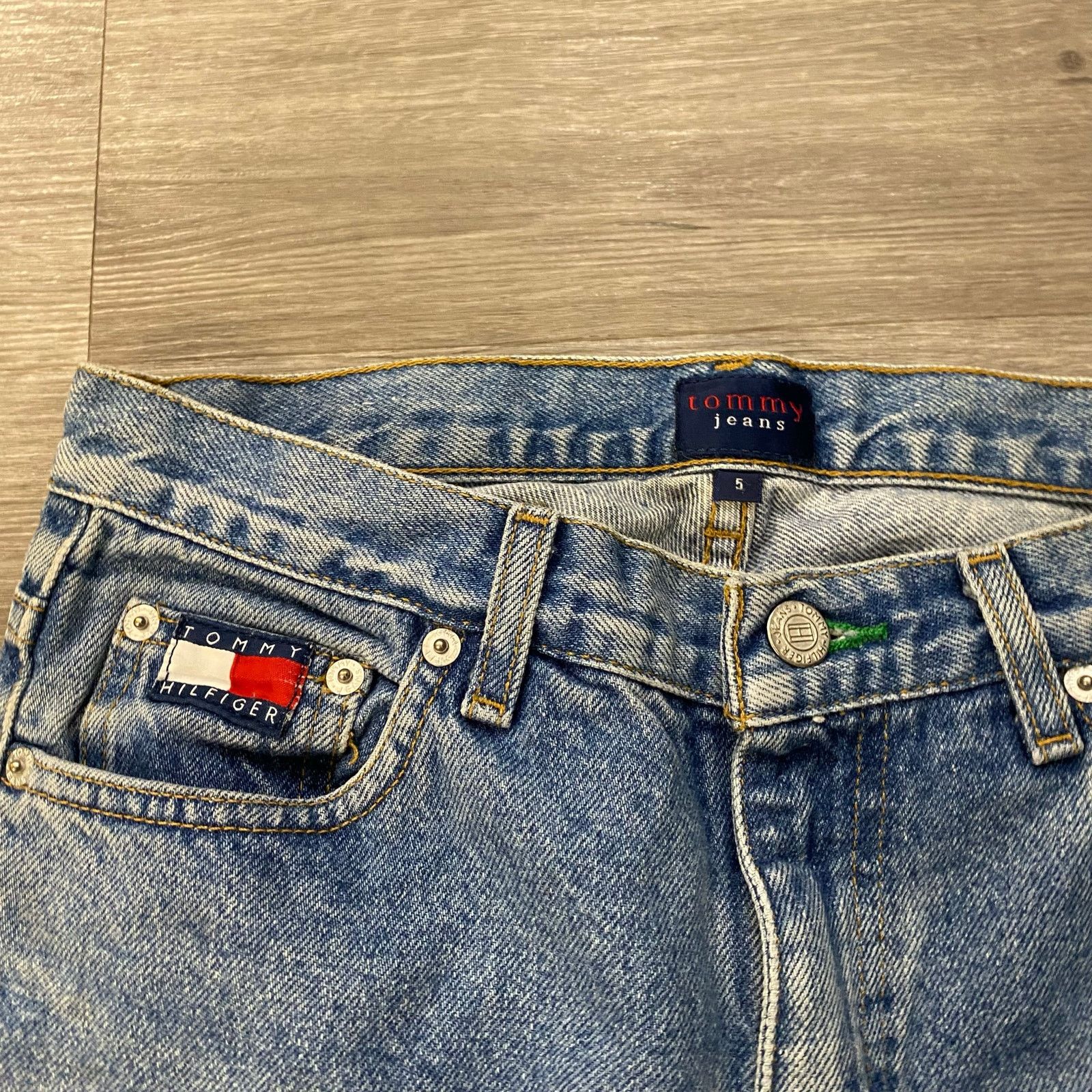 Vintage VINTAGE TOMMY HILFIGER BOOTCUT DENIM JEANS SIZE 5 28X29.5 Size 28" / US 6 / IT 42 - 3 Thumbnail