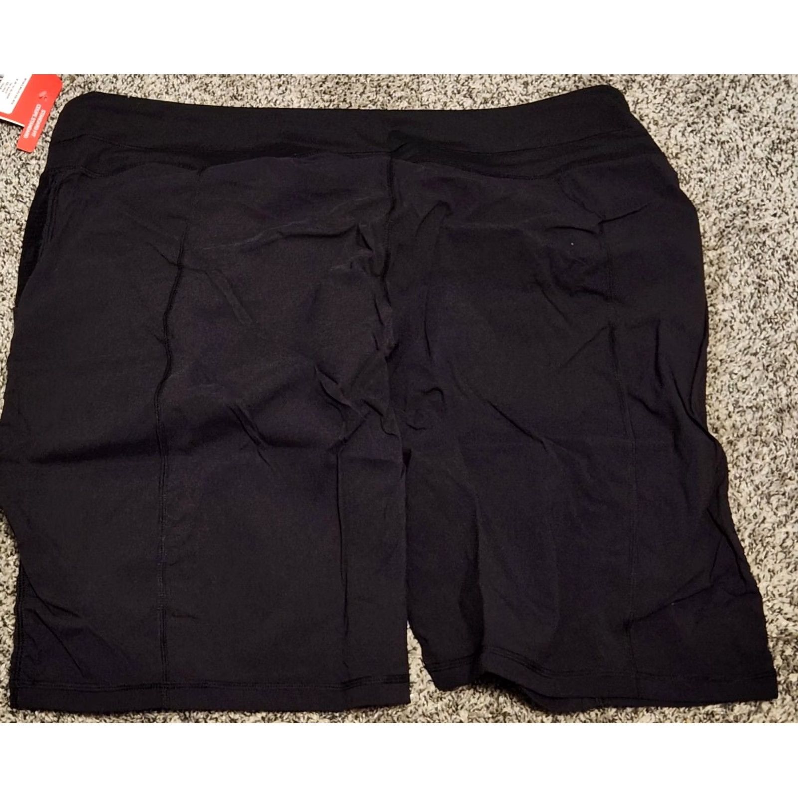 The North Face The North Face TRAINING SHORTS Black 2XL Womens Athletic Short Inseam 3 in TNF Black XXL Size 40" / US 18 - 2 Thumbnail
