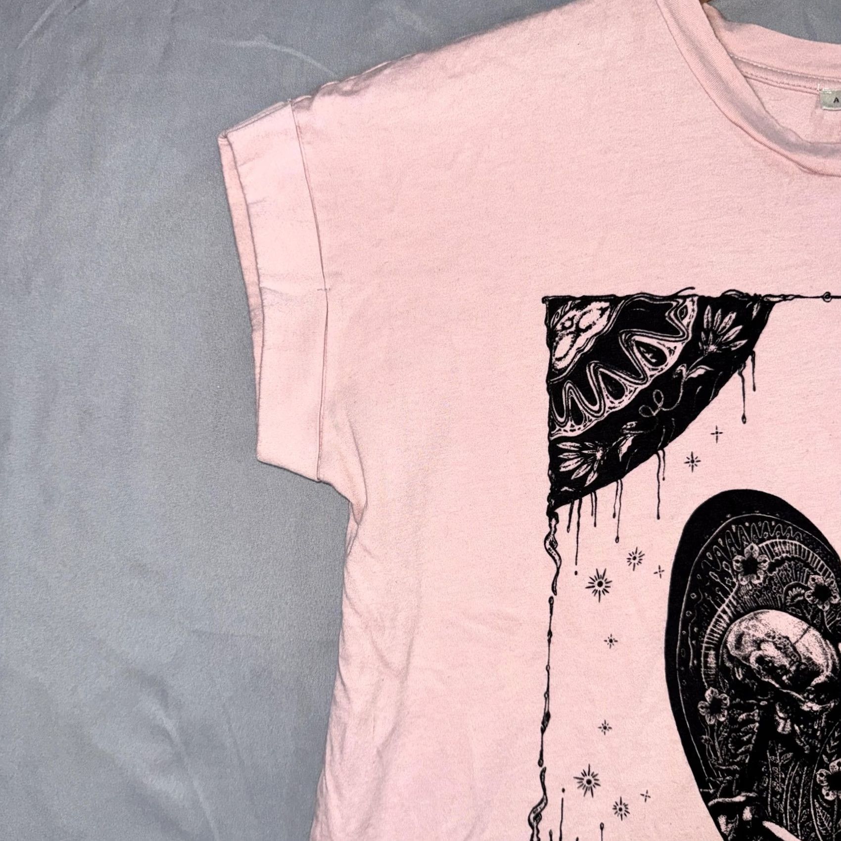Allsaints AllSaints Shirt Womens XS/S Pink Skull Heart Graphic Boxy Cap Sleeve Gothic Tee Size XS / US 0-2 / IT 36-38 - 4 Thumbnail