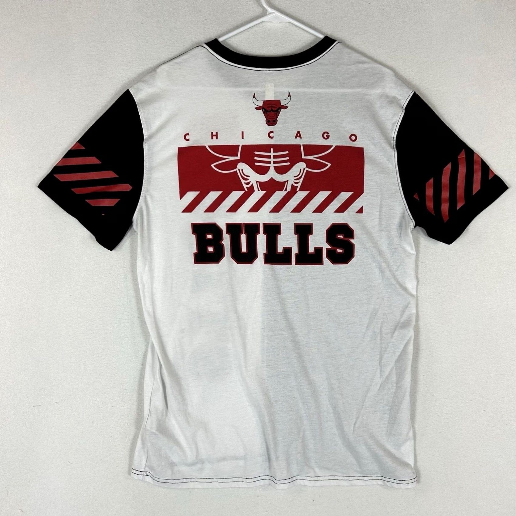 NBA Chicago Bulls Men's L T-Shirt NBA All Over Front Print Black Short Sleeve Size US L / EU 52-54 / 3 - 4 Thumbnail