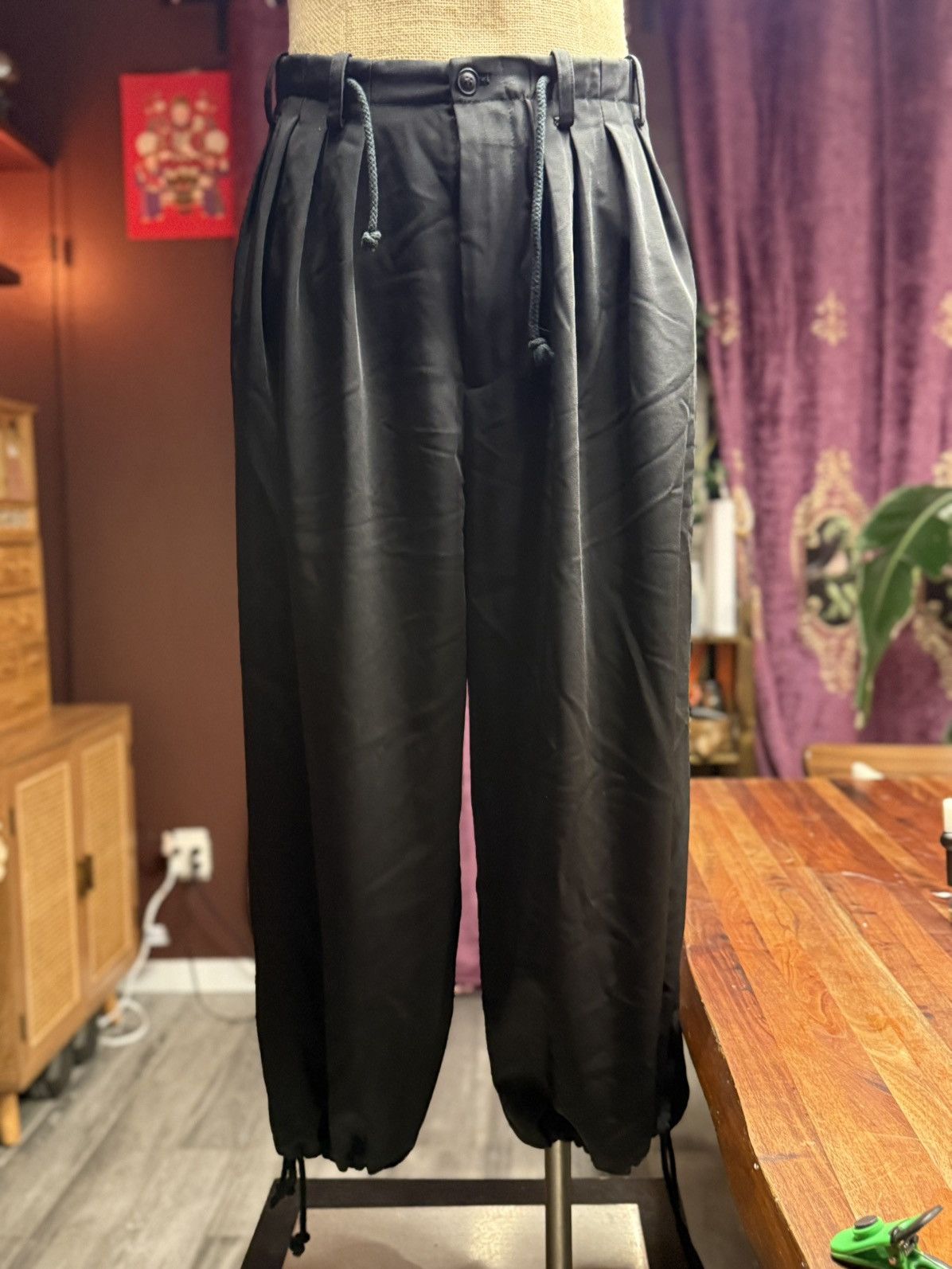 Other Black Pleated Drawstring Cuff Pants – Modern, Minimal Size US 29 - 2 Thumbnail