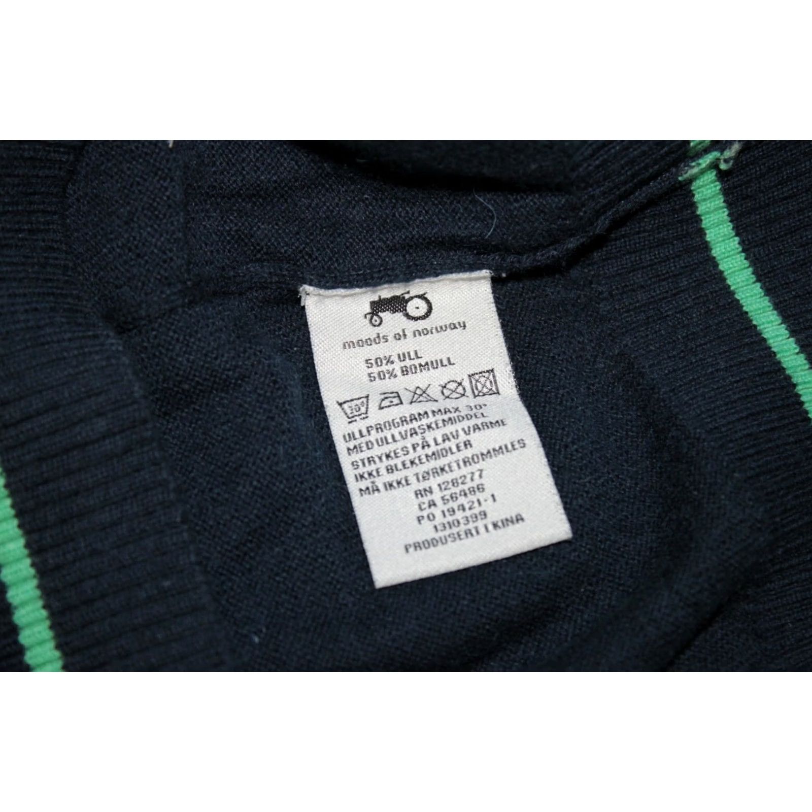 Vintage Moods of Norway mens blue cotton wool jumper Size L Size US L / EU 52-54 / 3 - 7 Thumbnail