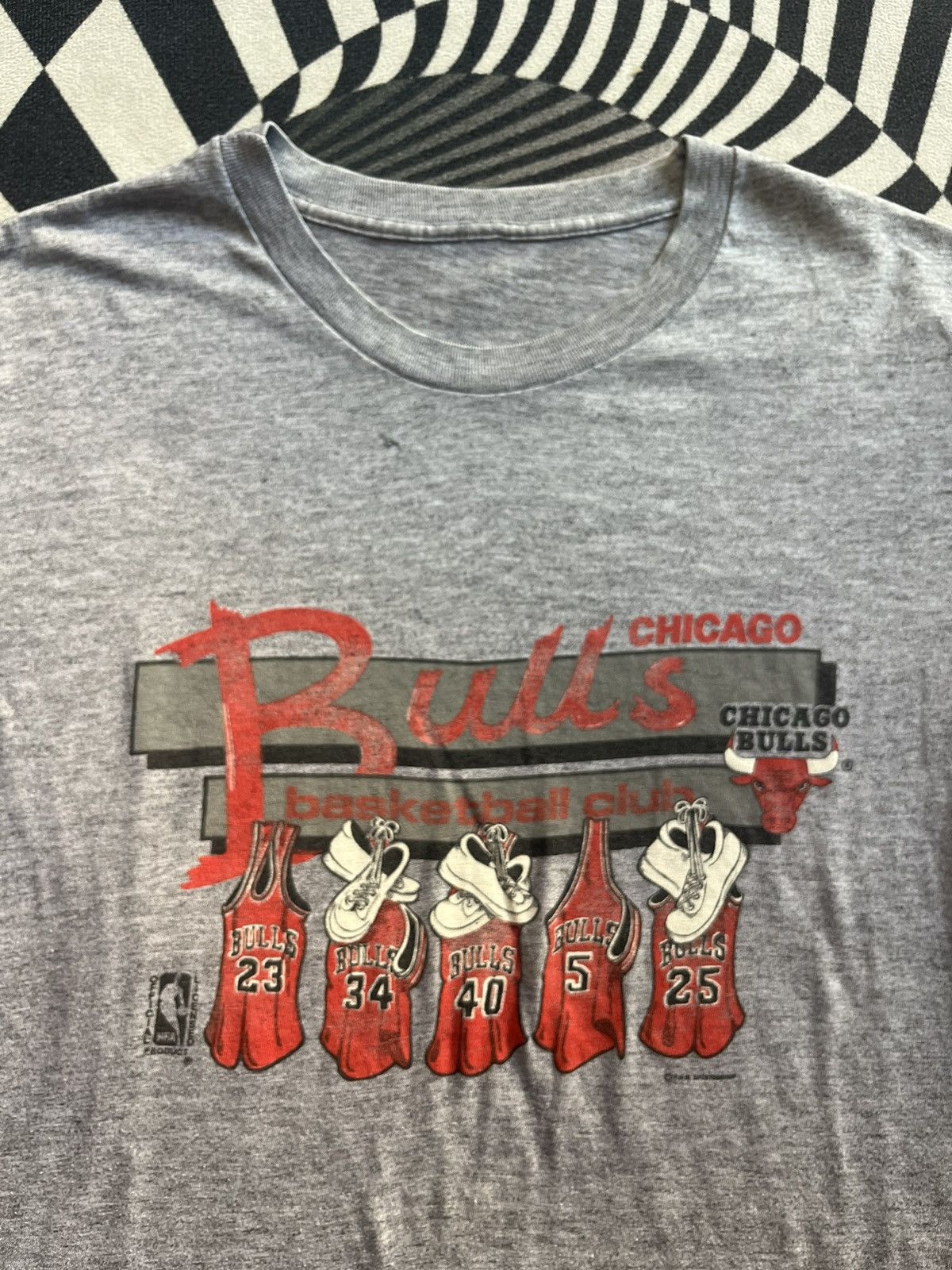 NBA Vintage CHICAGO BULLS basketball club 80’s Tshirt Size US L / EU 52-54 / 3 - 5 Thumbnail
