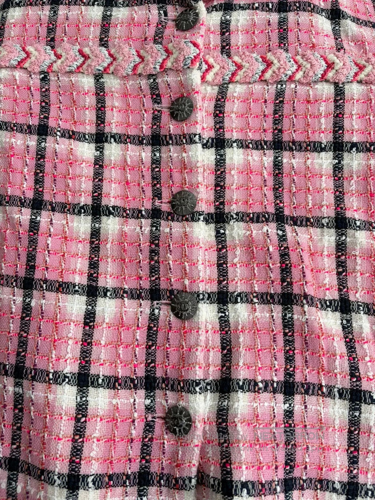 Chanel Chanel Pink Plaid Tweed Stand-Collar Jacket. Size US S / EU 44-46 / 1 - 3 Thumbnail