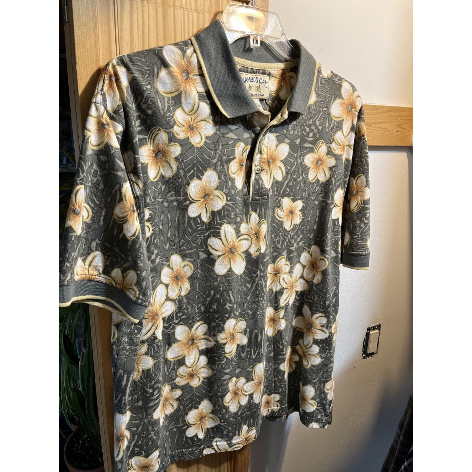 Other Bamboo Cay Polo Shirt Men’s XL Gray Floral Hawaiian SS VTG Size US XL / EU 56 / 4 - 2 Thumbnail