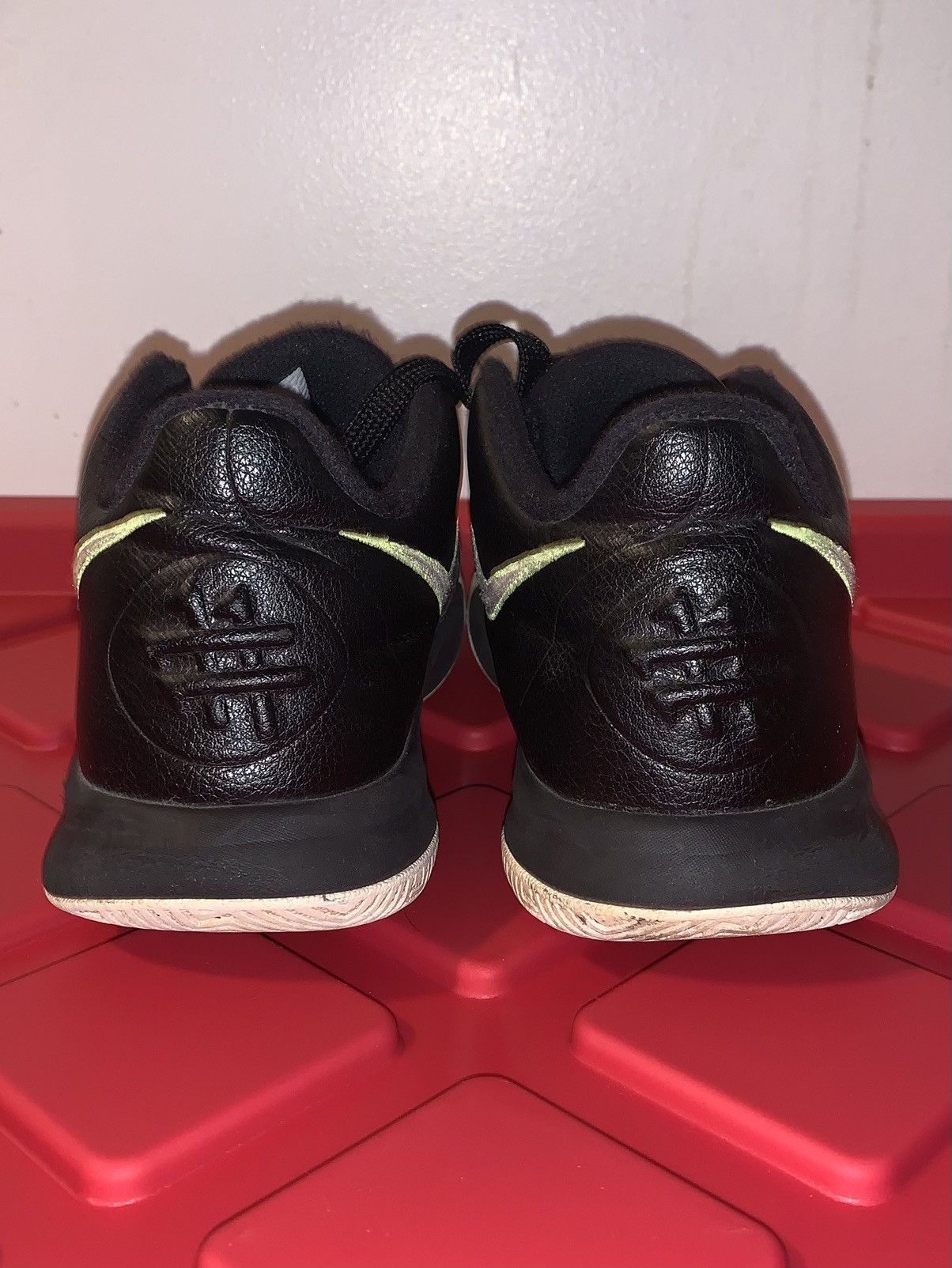 Nike Vintage Y2K Nike Kyrie Flytrap 3 Black Volt Grade School Size US 5.5 / IT 35.5 - 5 Thumbnail