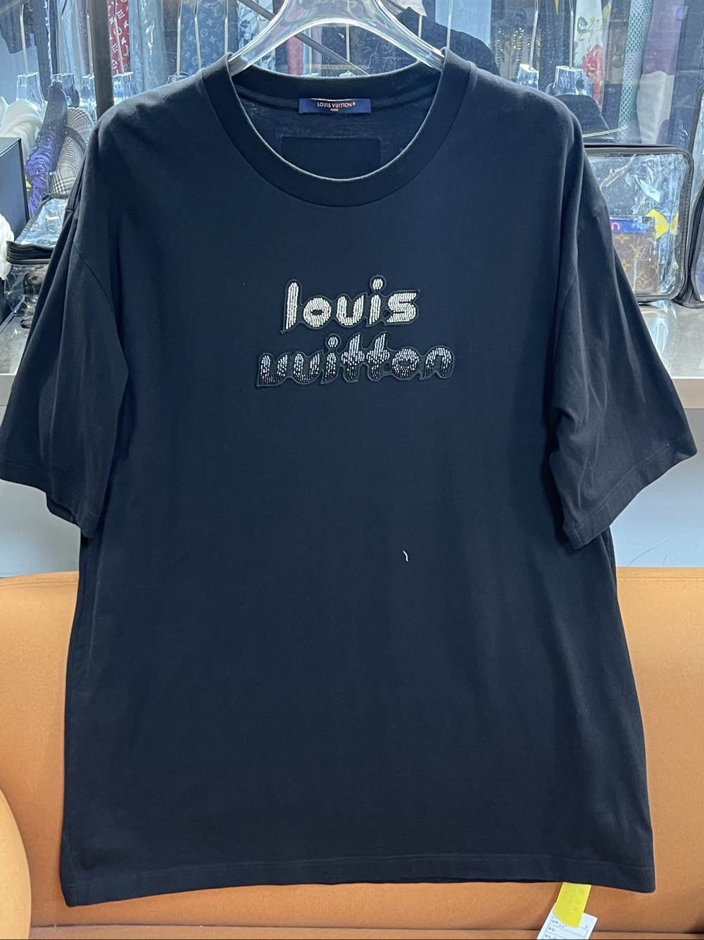 Louis Vuitton Louis Vuitton Beaded Logo T-Shirt Size L Size US L / EU 52-54 / 3 - 1 Thumbnail