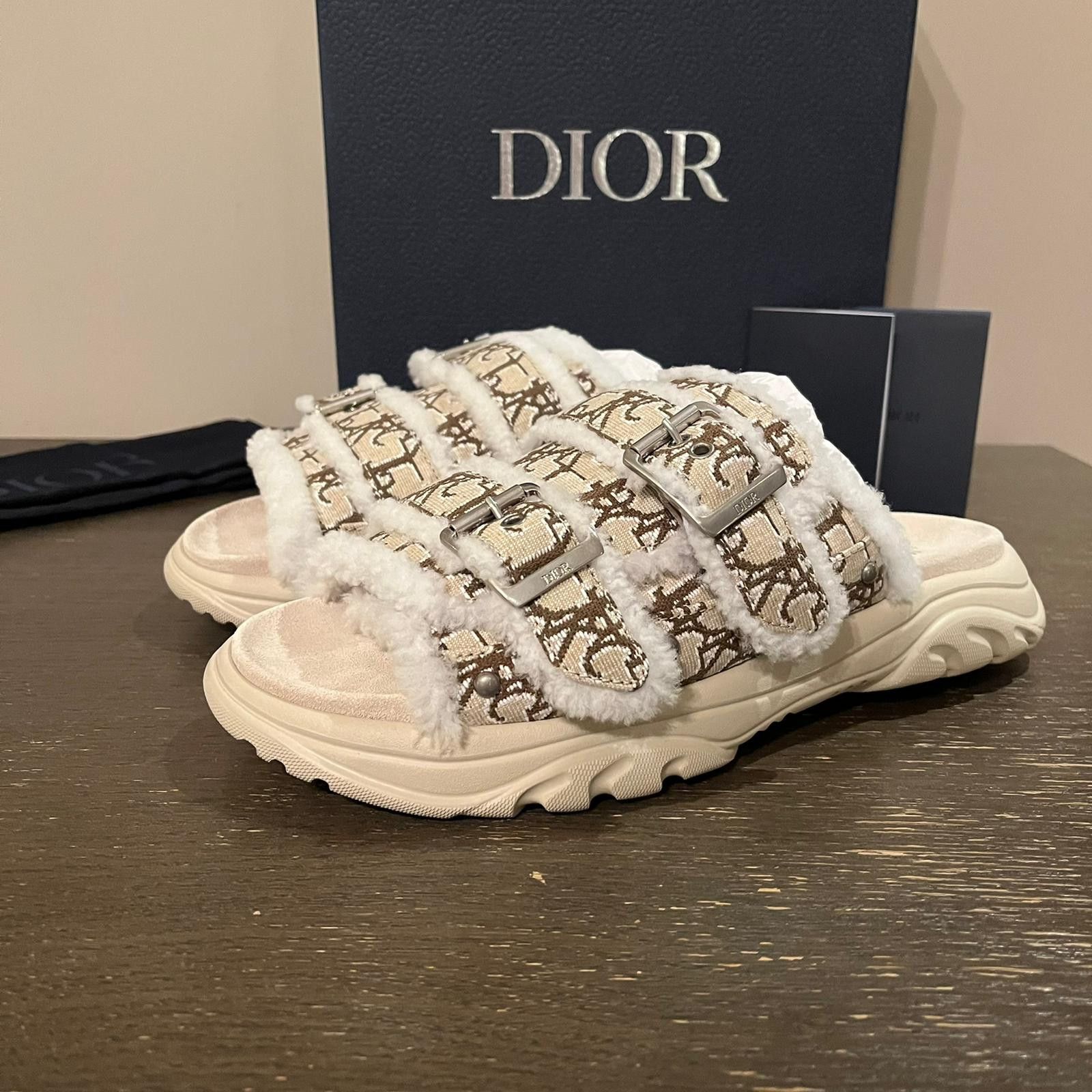 Dior × Travis Scott H-Town Sandals Shearling Embroidered in Ivory/White/Brown Size US 8 / EU 41 - 1 Thumbnail