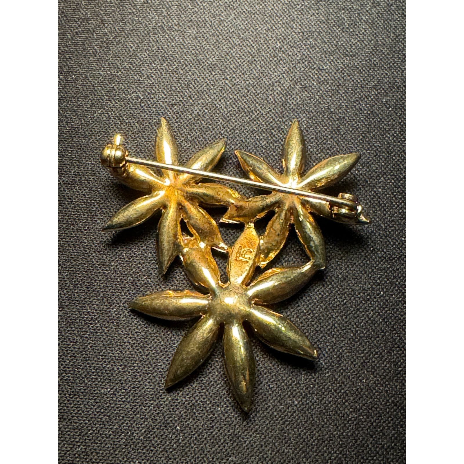 Liz Claiborne Rhinestone Floral Gold Tone Liz Claiborne Brooch Size ONE SIZE - 4 Thumbnail