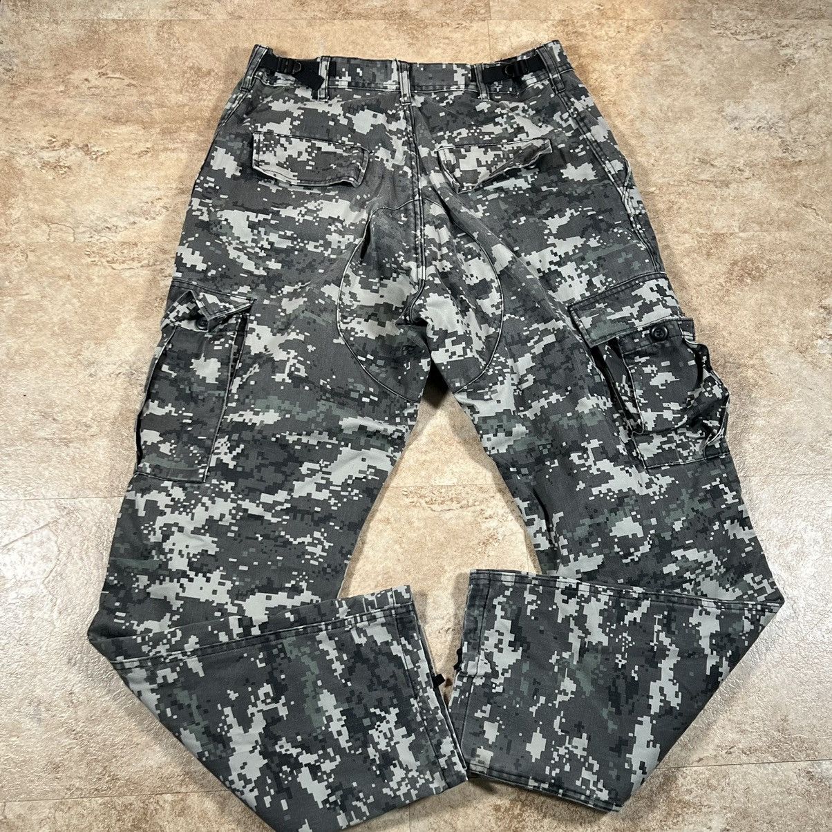 Vintage Grey Digi Camo Print Cargo Utility Pants With Green Accent Size US 32 / EU 48 - 2 Thumbnail