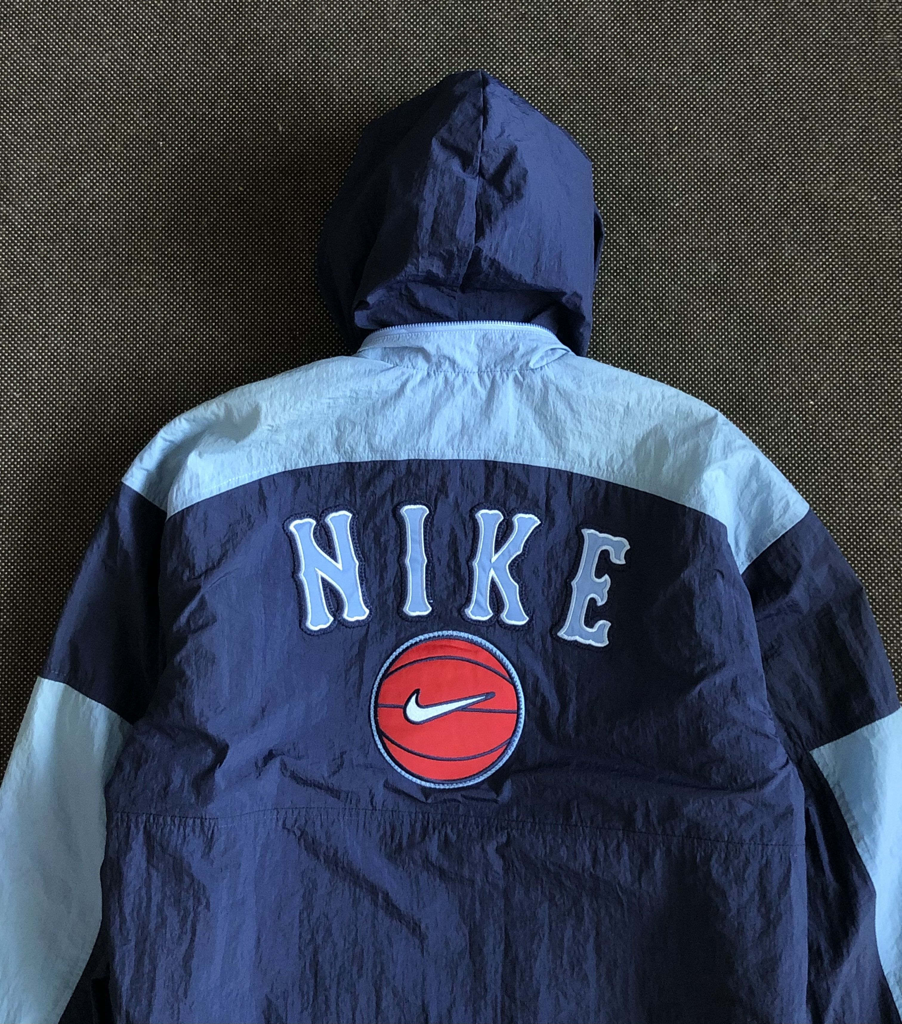 Nike × Vintage RARE🔥90’S NIKE BASKETBALL OVERSIZED HOODED JACKET Size US L / EU 52-54 / 3 - 16 Thumbnail