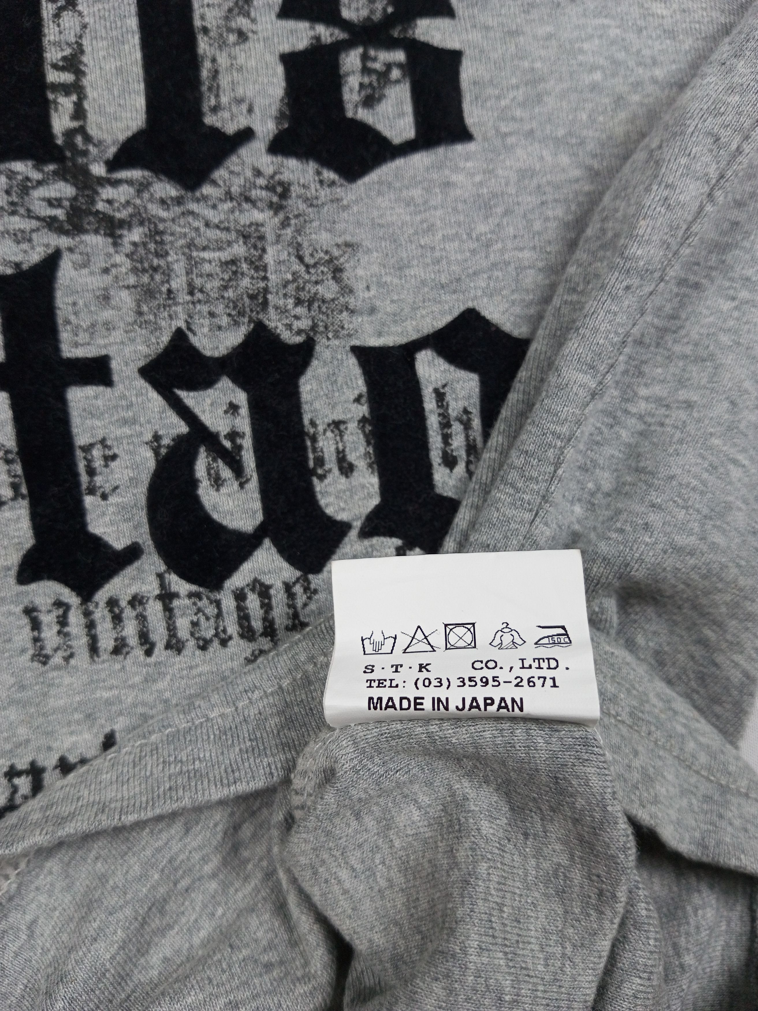 Long-sleeve Poem Tshirt with lace at the sleeve Issey Style