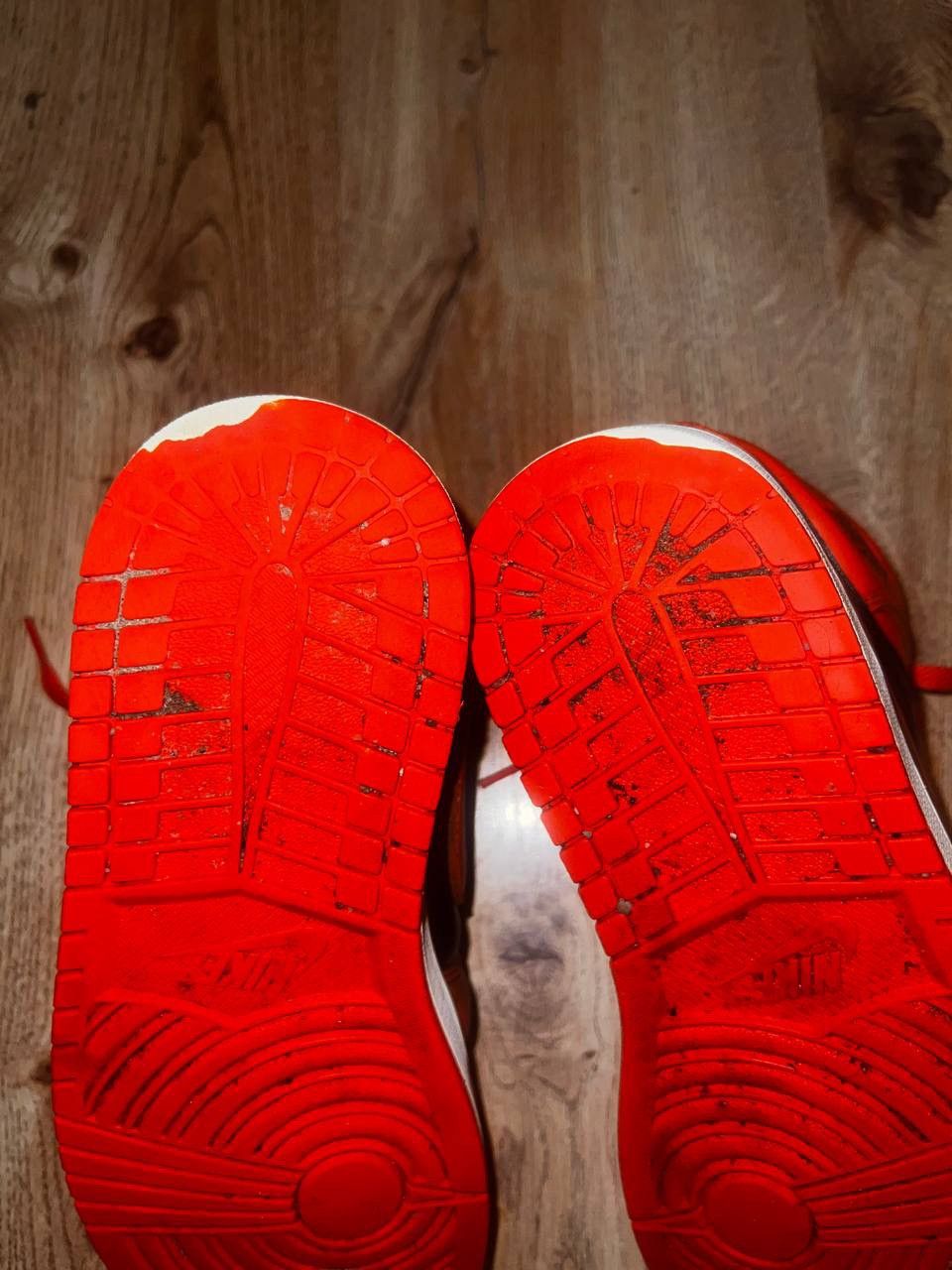 Jordan Brand Nike Air Jordan 1 Retro Hi Red 43 Size US 11 / EU 44 - 16 Thumbnail