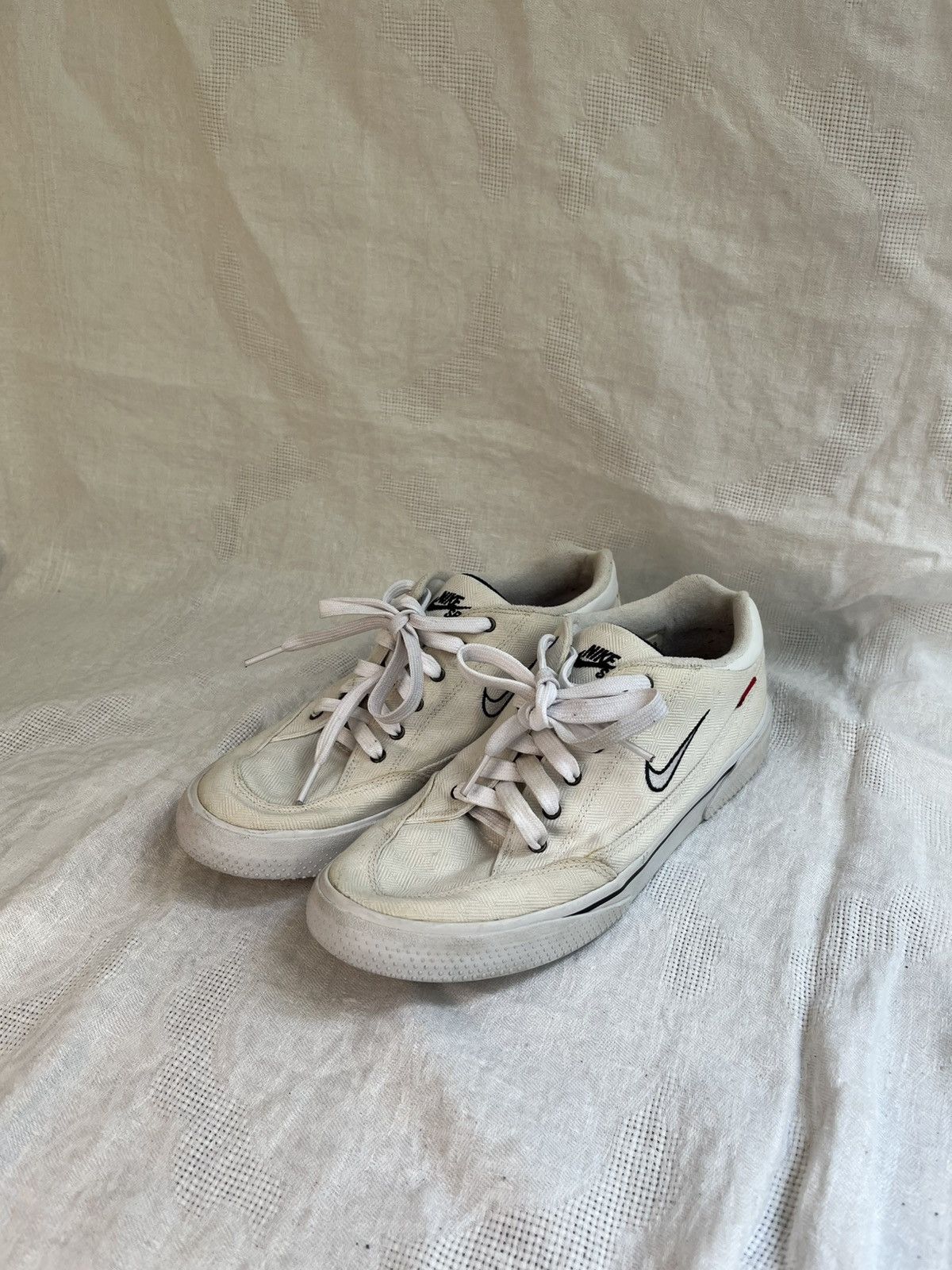 Supreme x Nike sb GTS QS