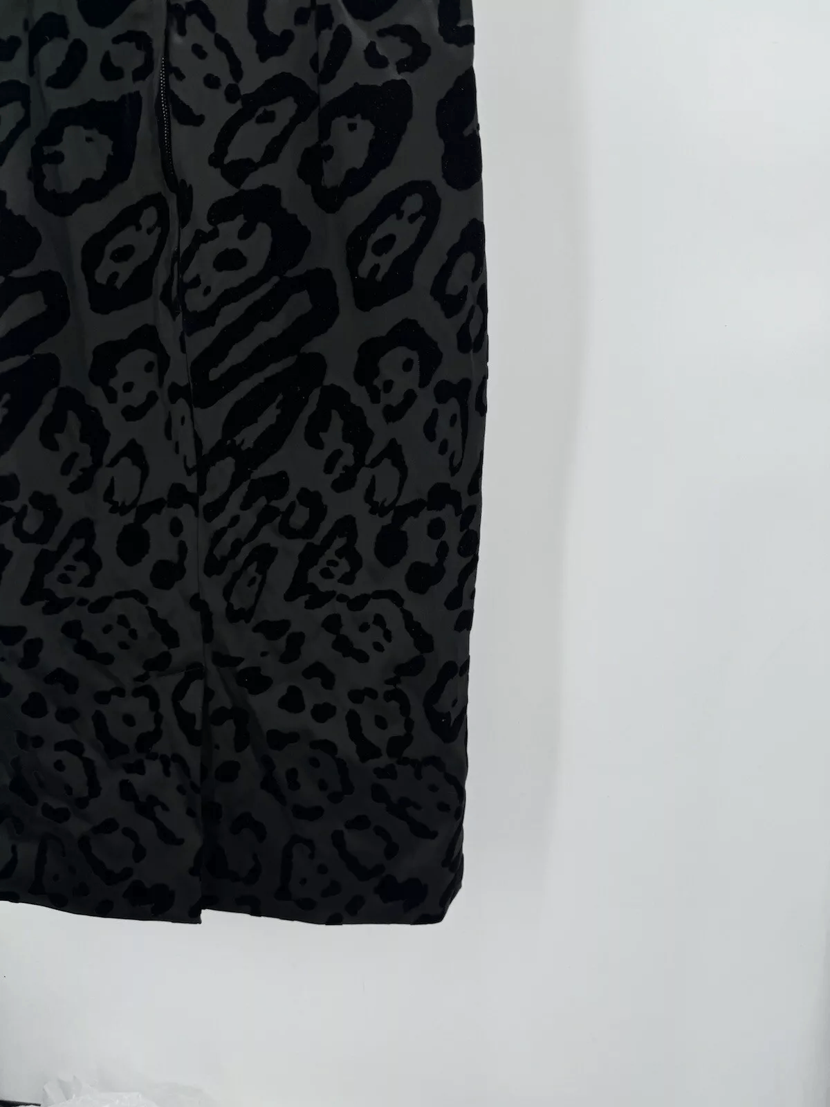 Dolce & Gabbana Dolce & Gabbana Animal Print Midi Length Dress Size: M US8 Size M / US 6-8 / IT 42-44 - 10 Thumbnail