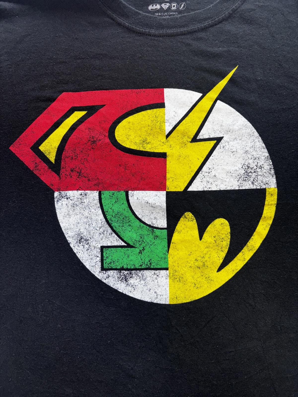 DC Comics Classic DC Superheroes Logo T-Shirt - Black Size US S / EU 44-46 / 1 - 2 Thumbnail