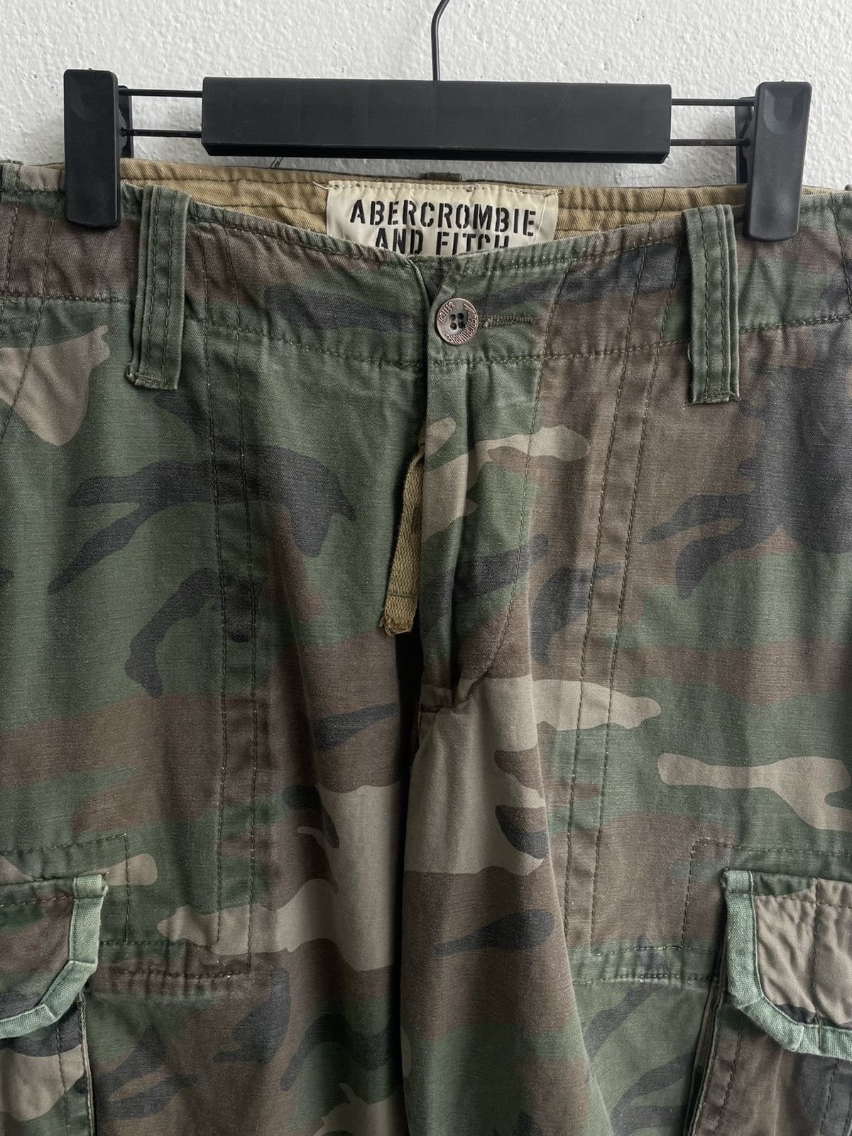 Abercrombie & Fitch Vintage 00's Abercrombie & Fitch Camo Cargo Pants Size US 35 - 7 Thumbnail
