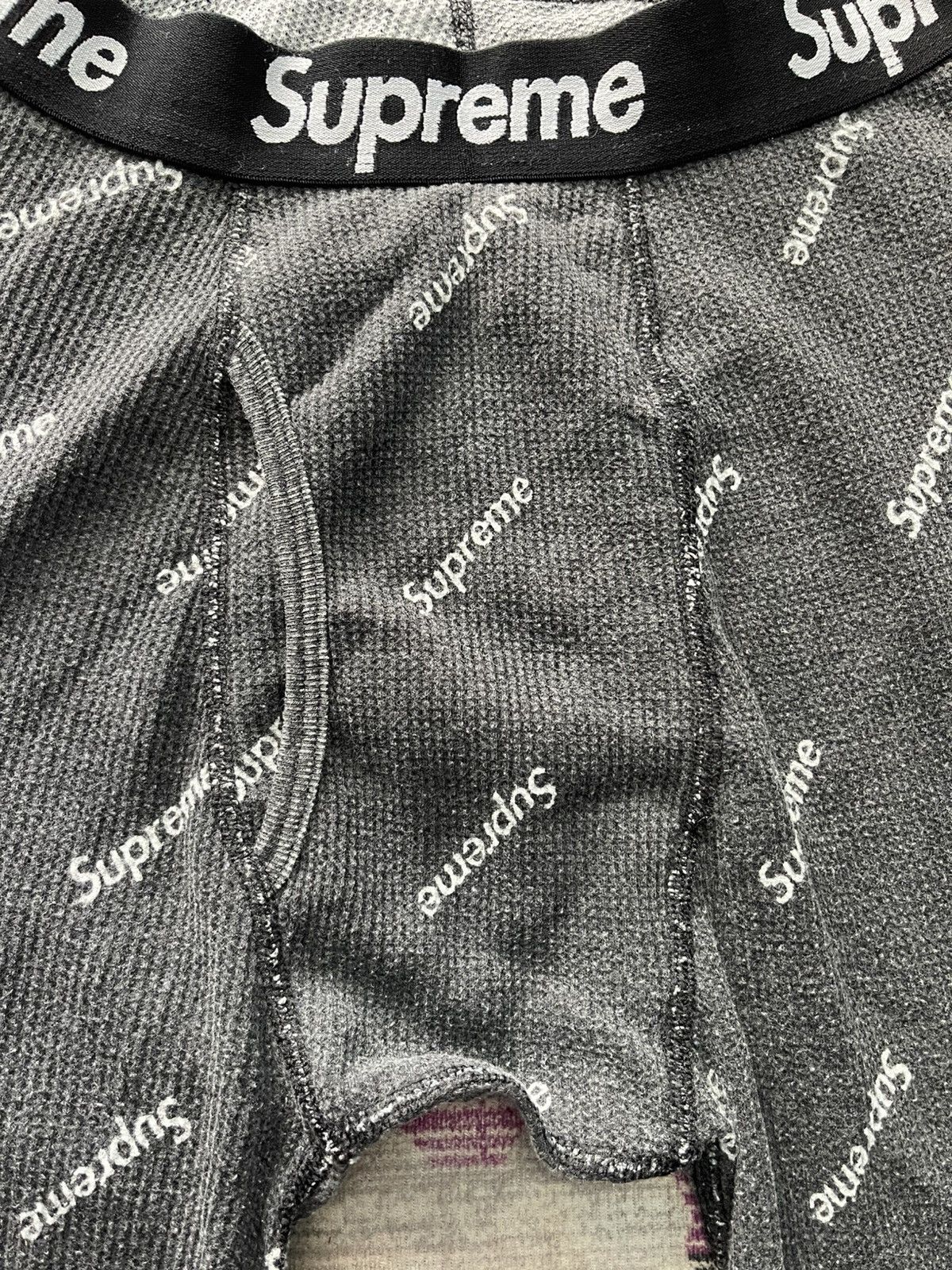 Hanes × Supreme SUPREME X HANES THERMAL PANTS BLACK LOGO PRINTS Size US 26 / EU 42 - 3 Thumbnail
